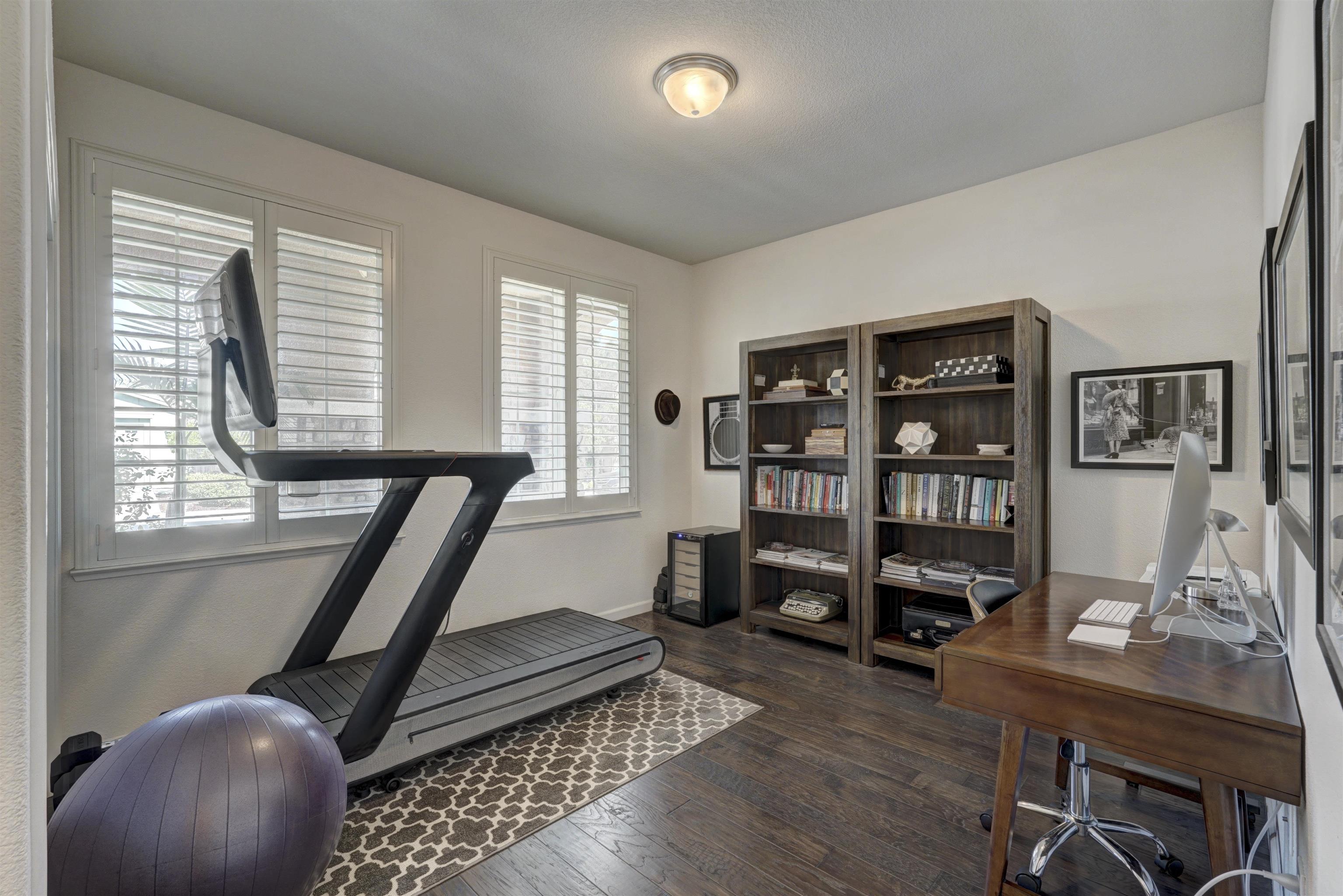 8422 Pinehollow Cir