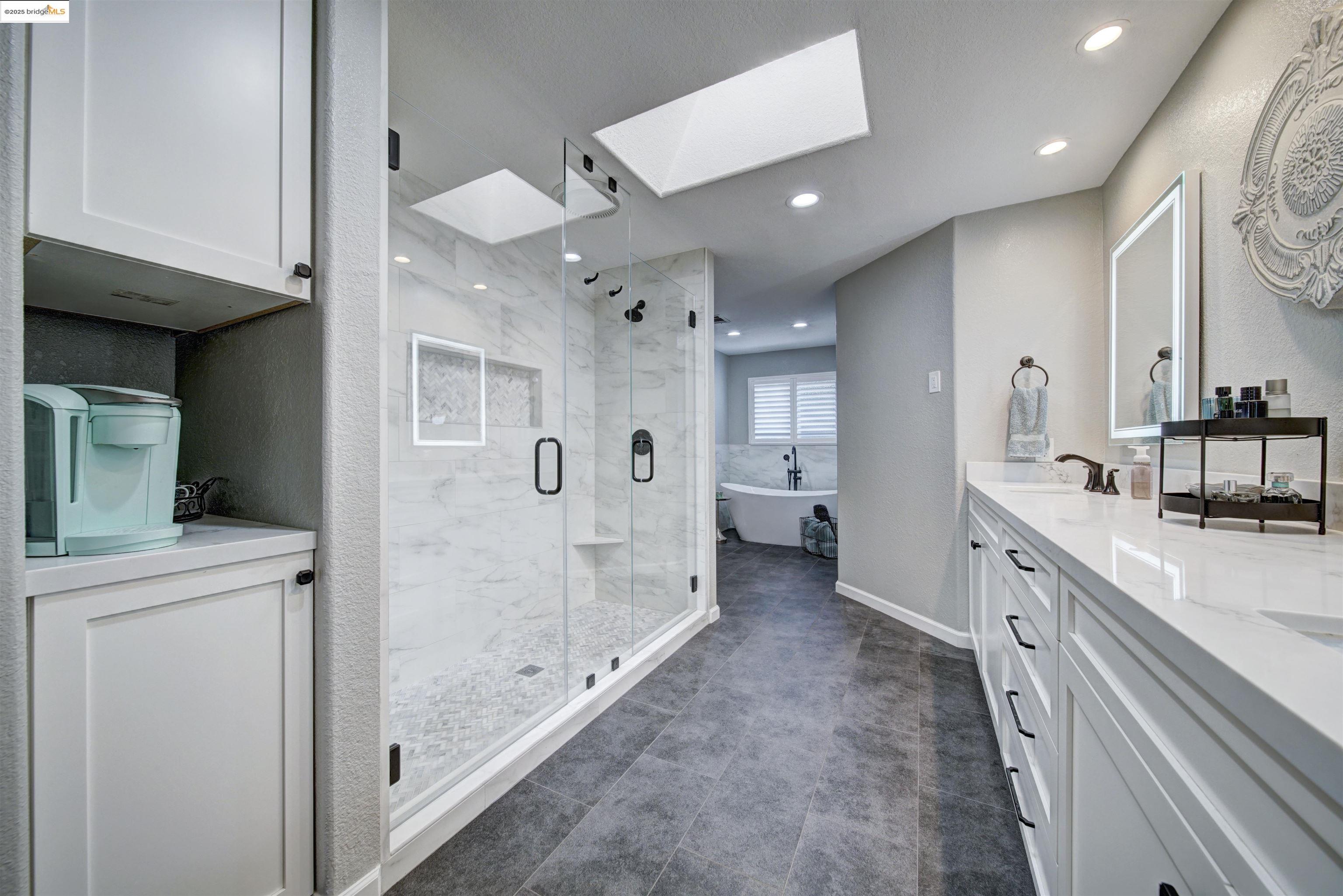 2105 Cypress Pt