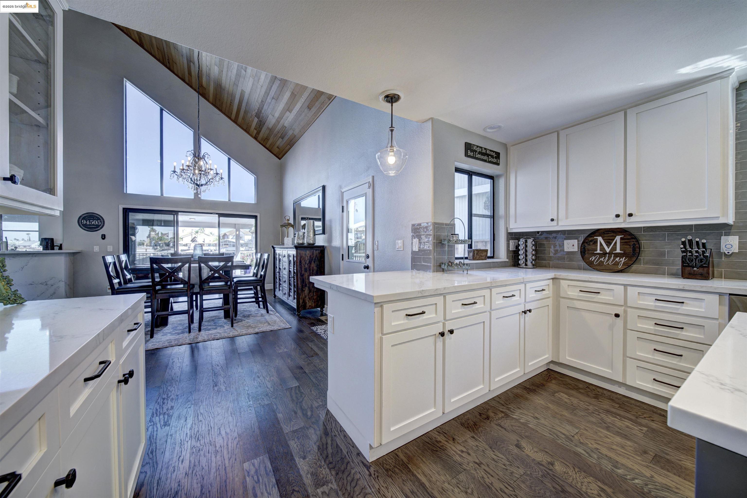 2105 Cypress Pt