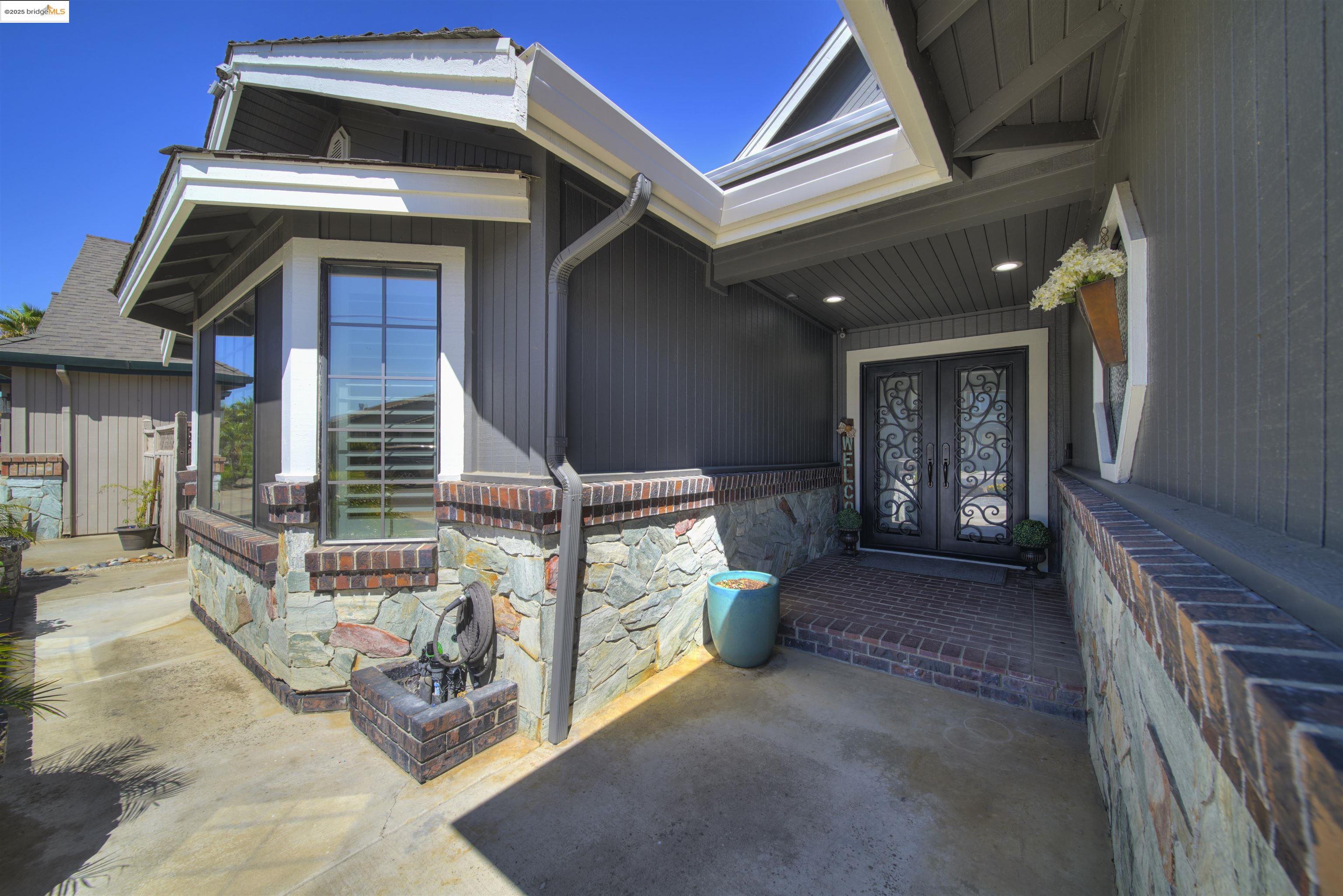 2105 Cypress Pt