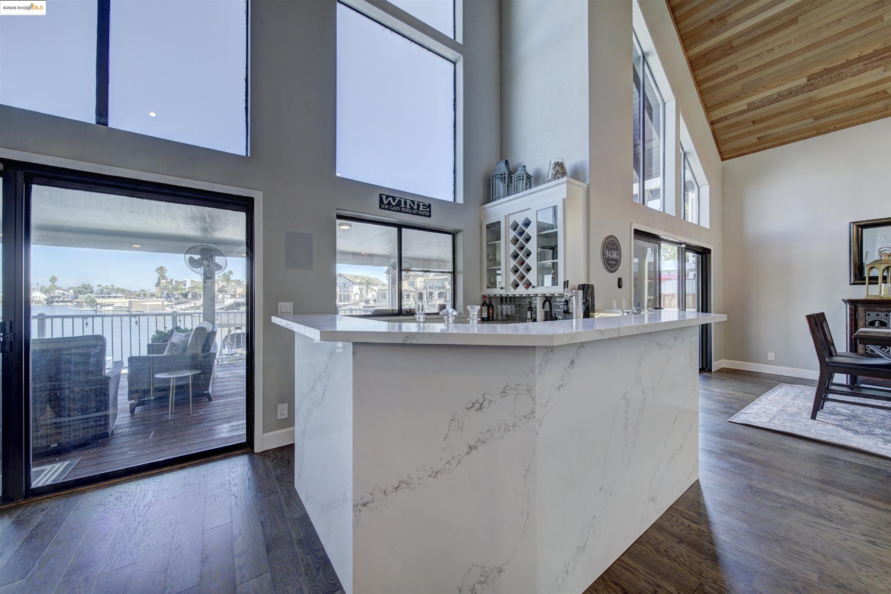2105 Cypress Pt