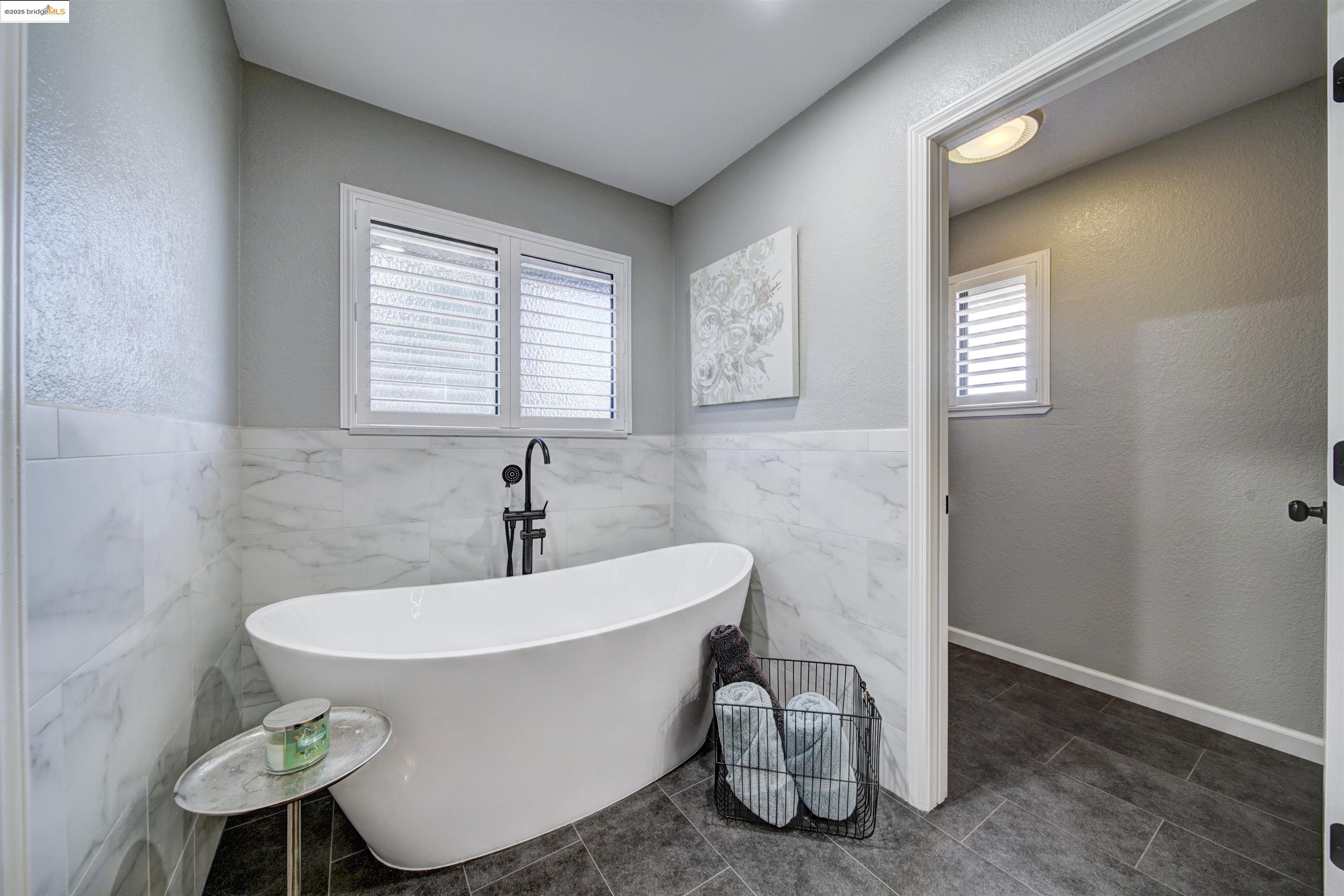 2105 Cypress Pt