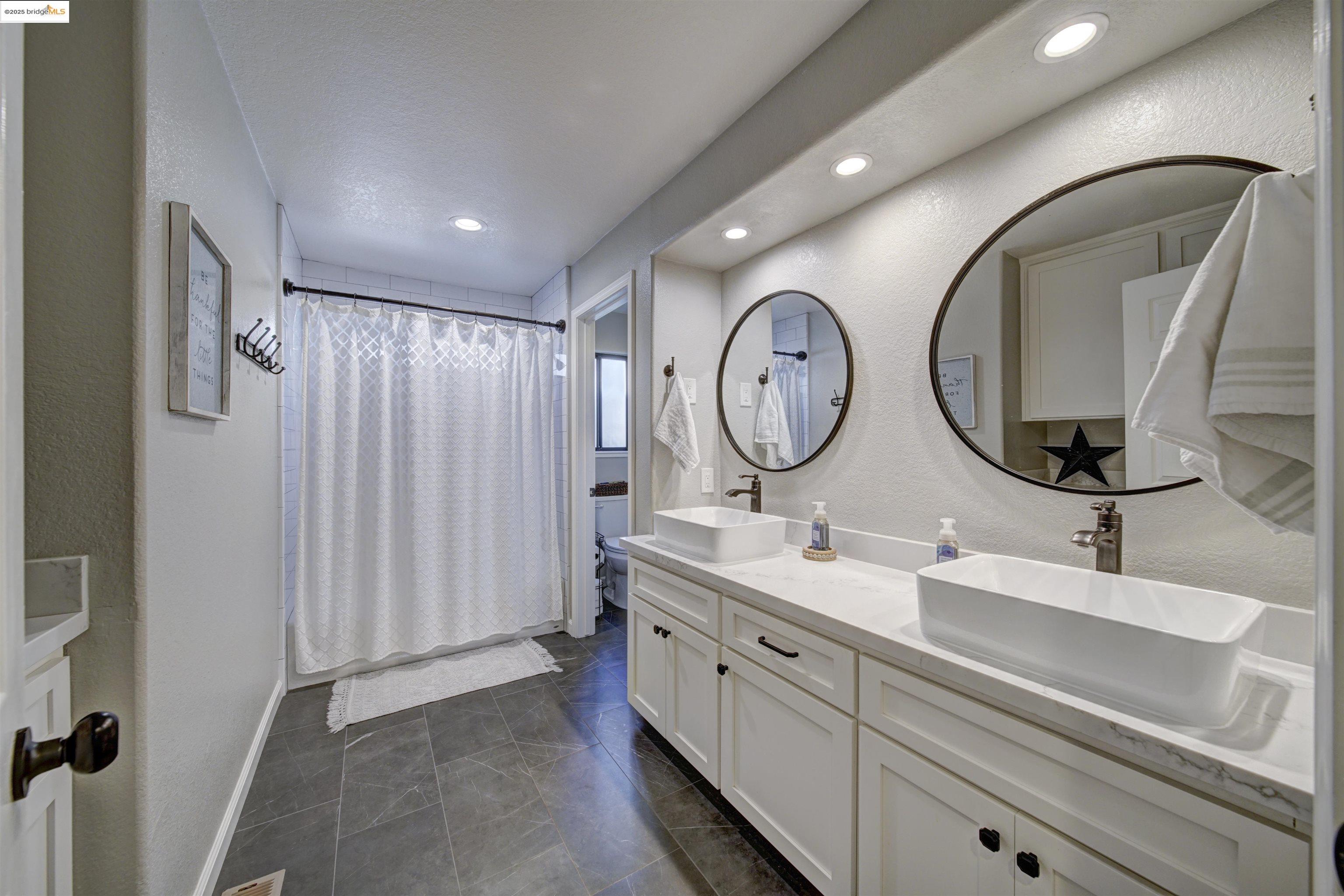 2105 Cypress Pt