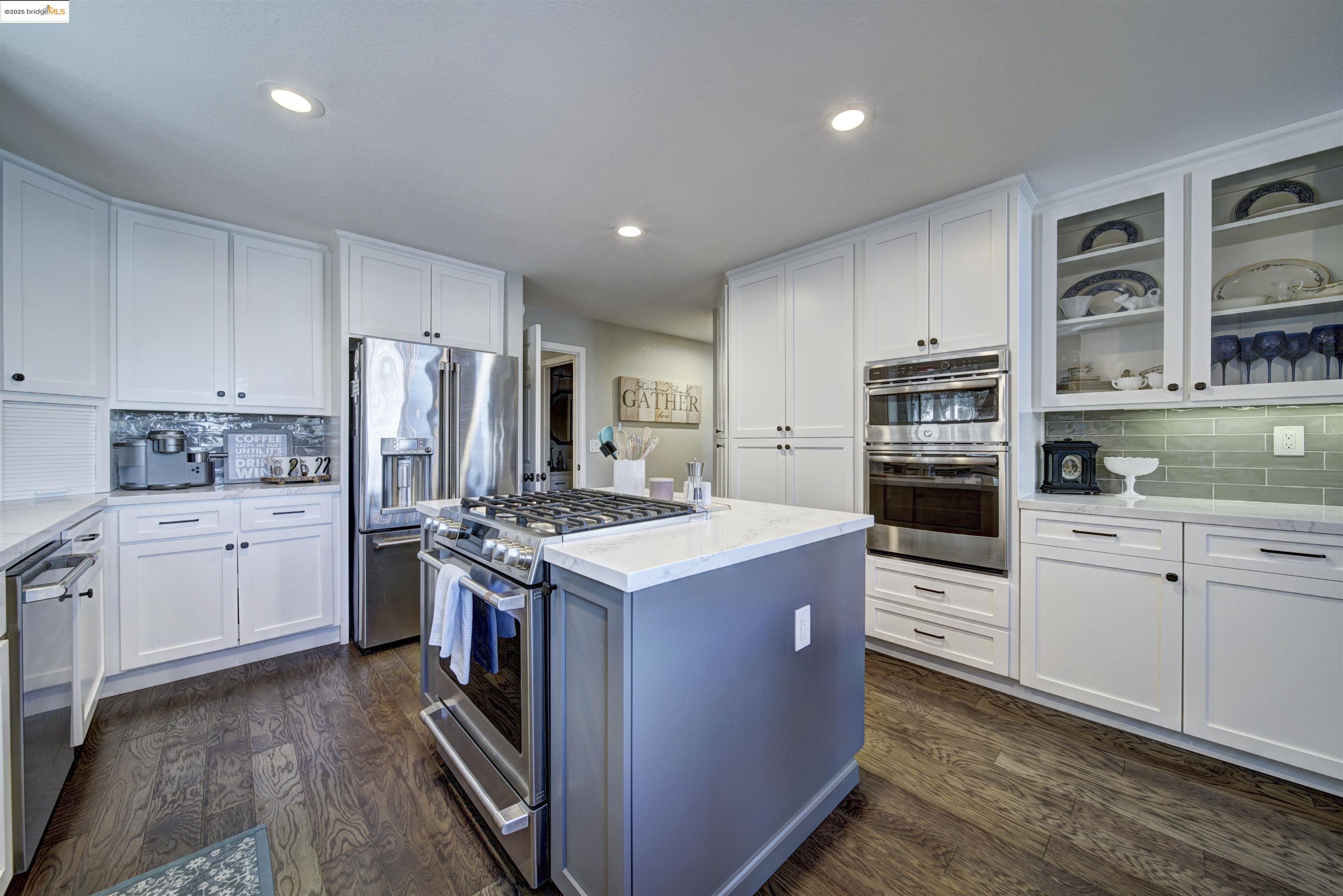 2105 Cypress Pt