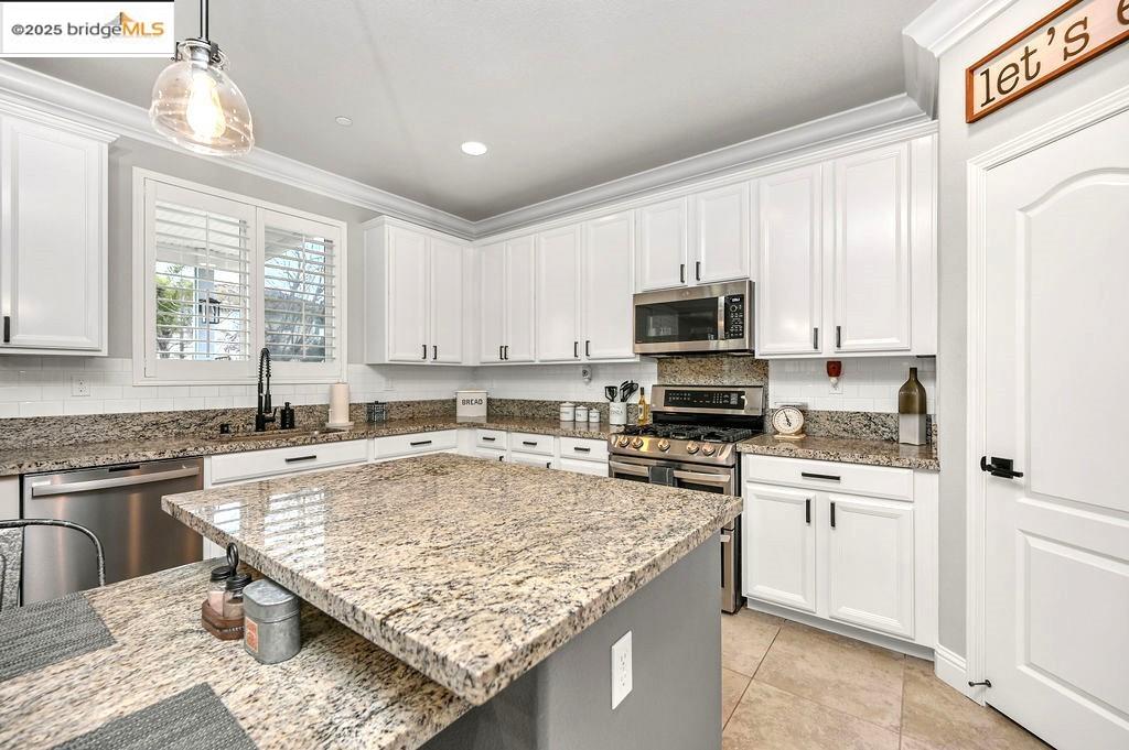 1453 Big Redwood Dr