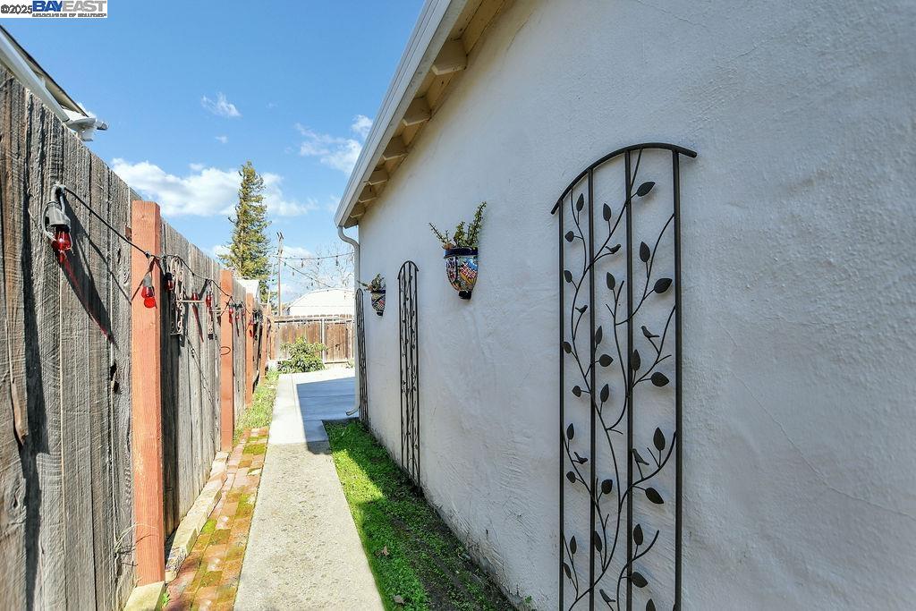 500 W Madill St