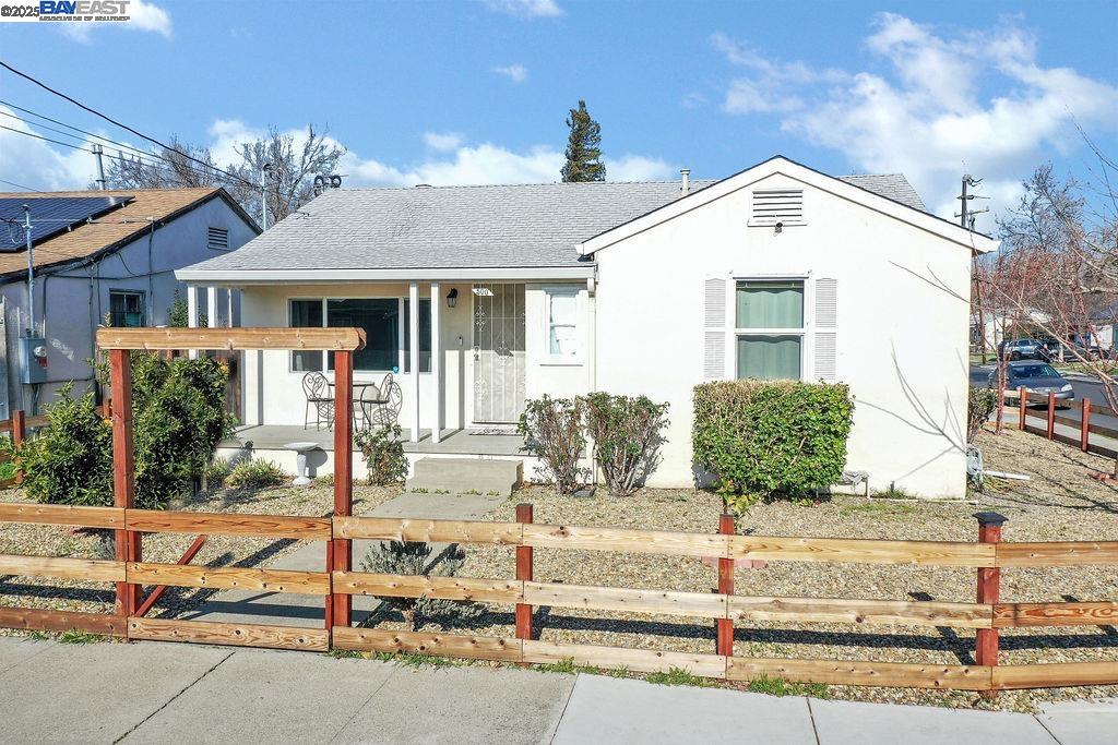 500 W Madill St