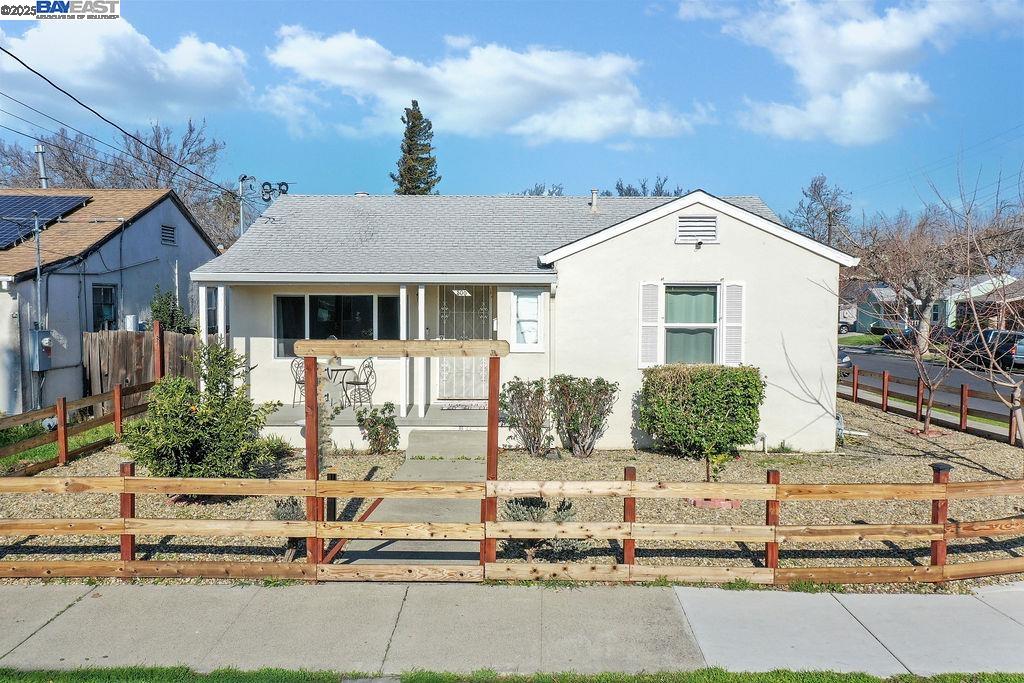 500 W Madill St