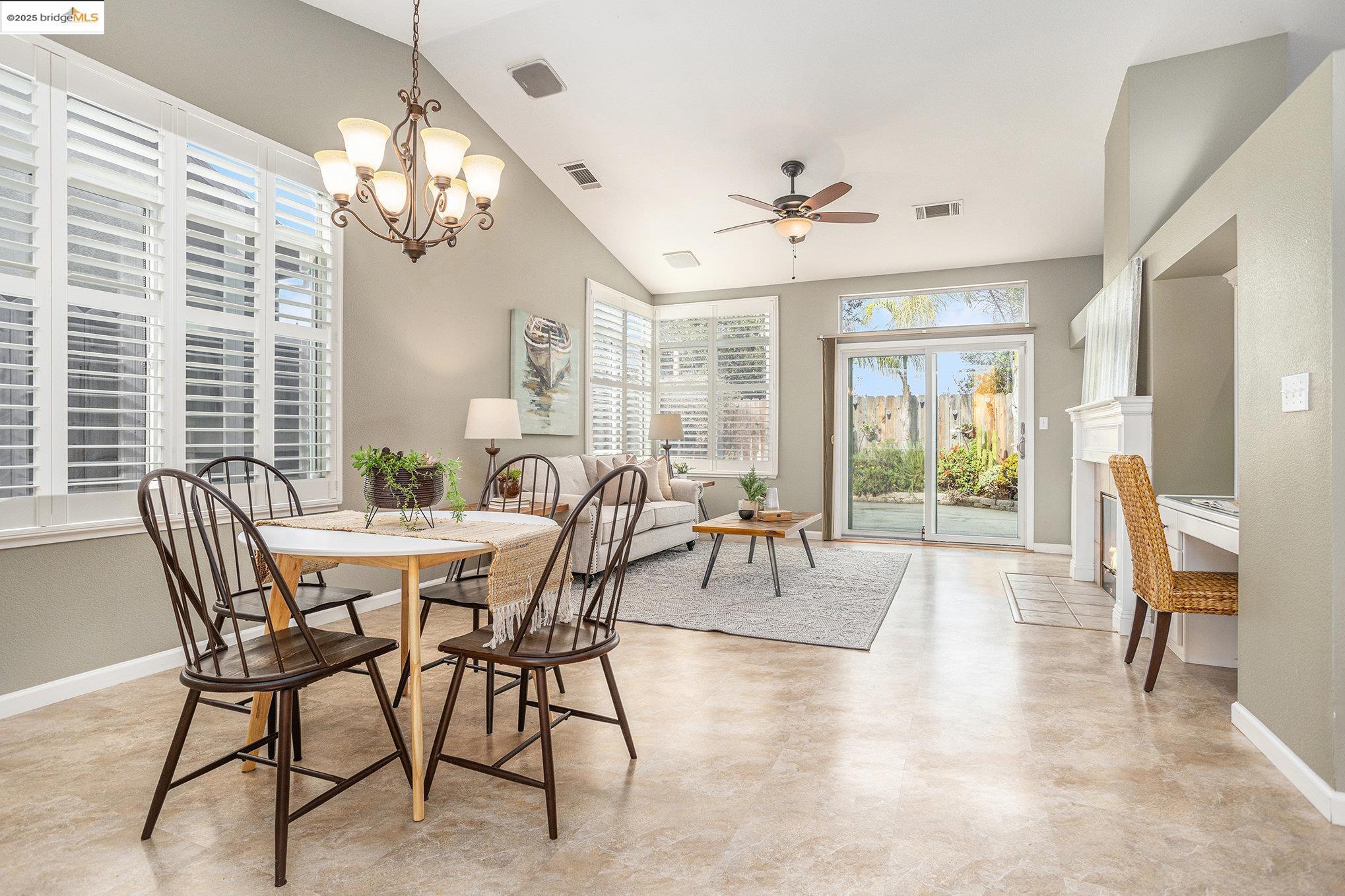 4695 La Vista Dr