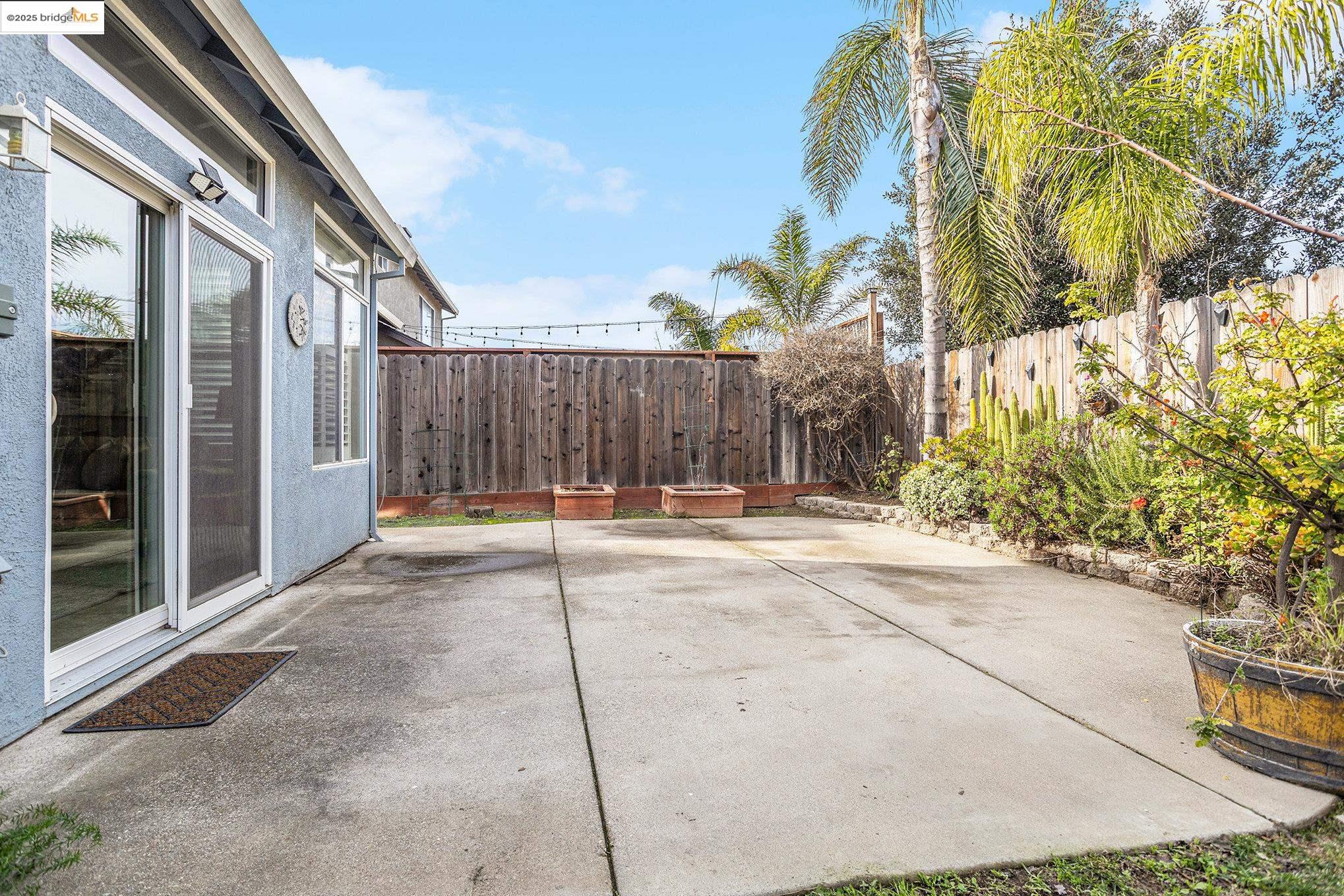 4695 La Vista Dr
