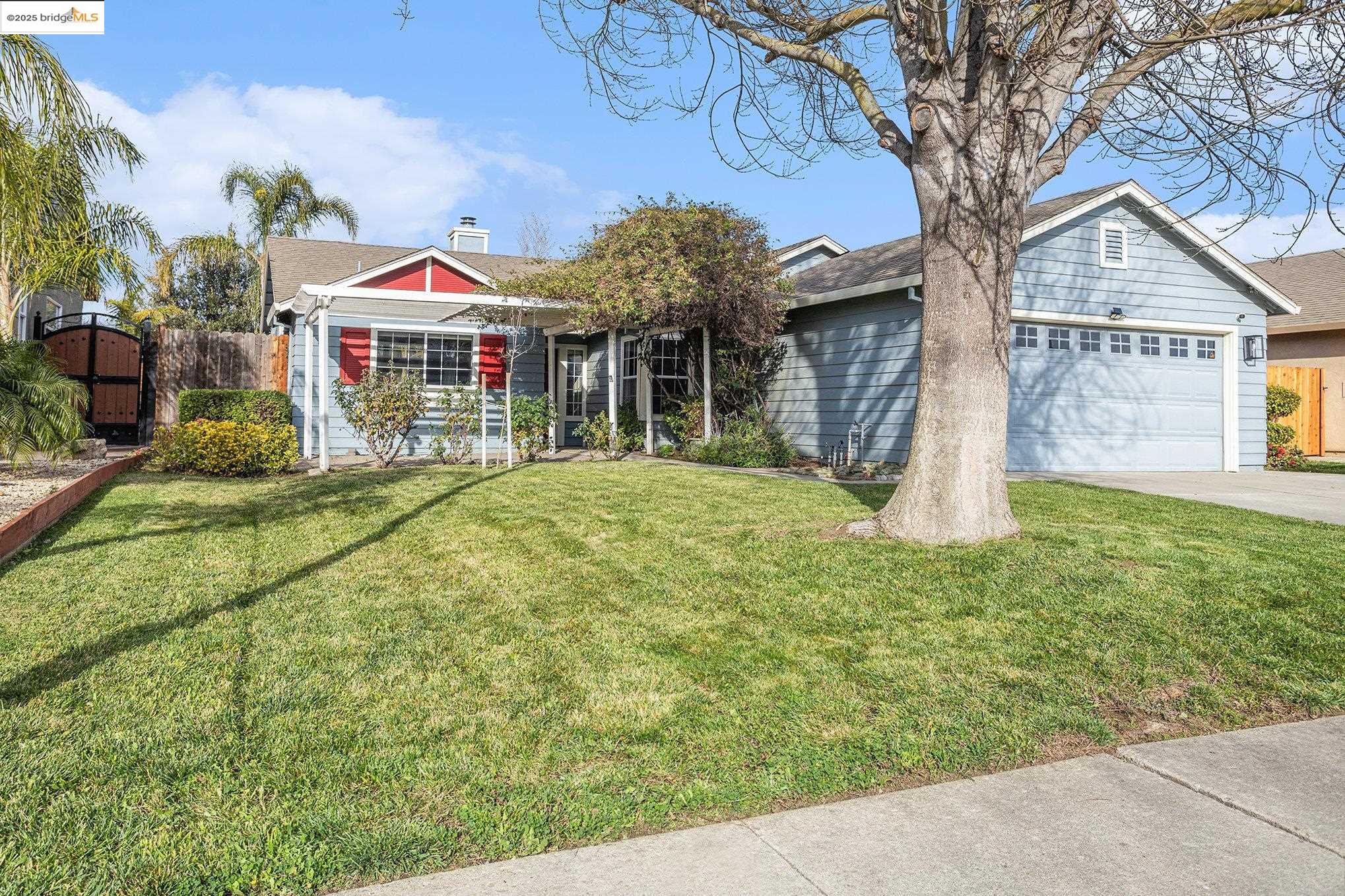4695 La Vista Dr