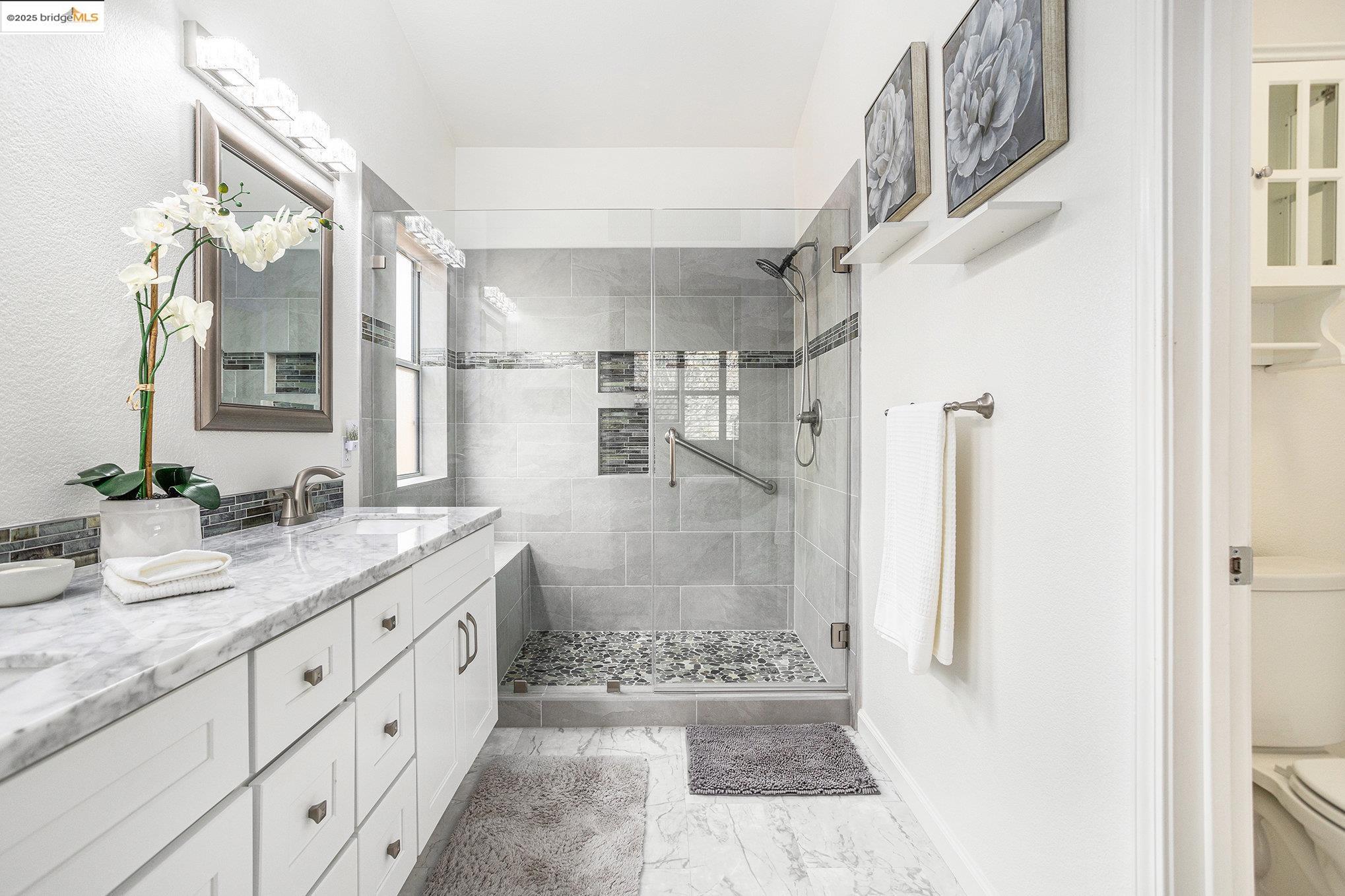 4695 La Vista Dr
