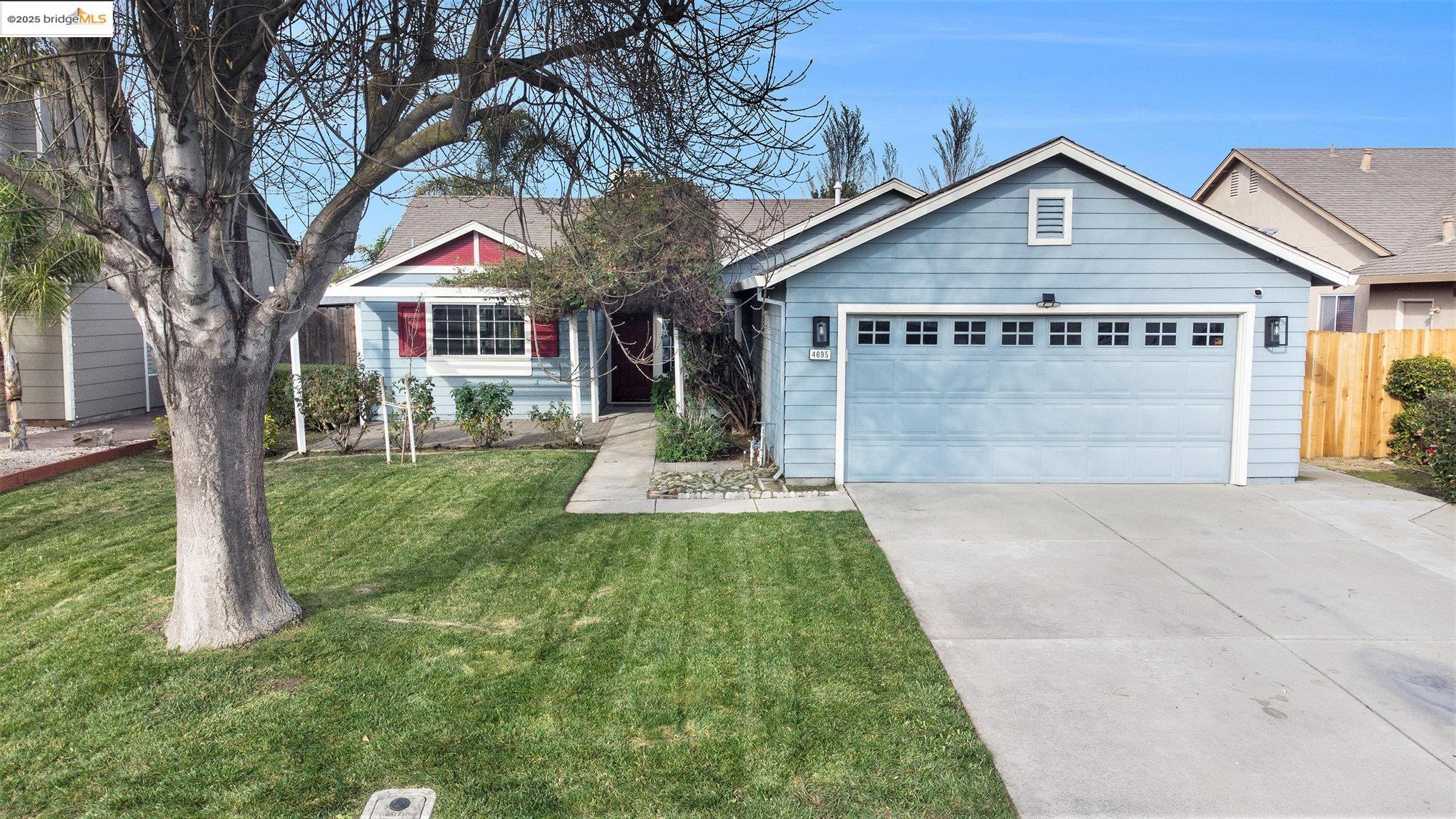 4695 La Vista Dr