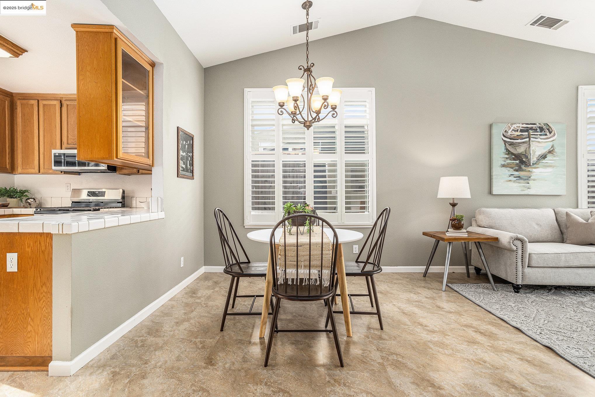 4695 La Vista Dr