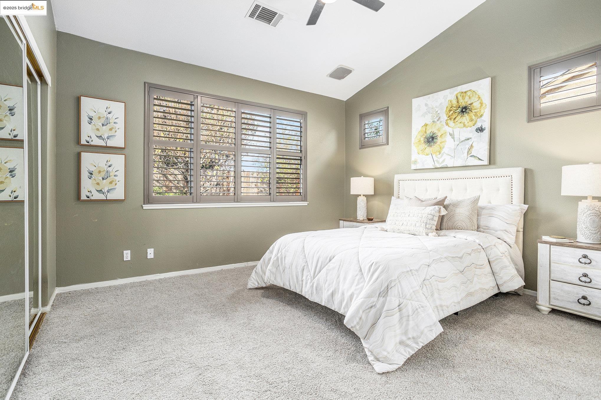4695 La Vista Dr