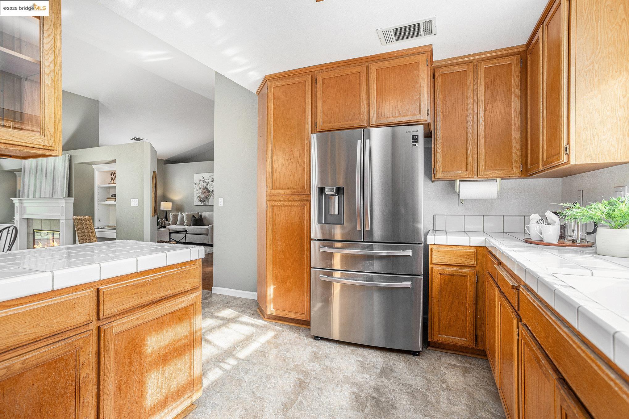 4695 La Vista Dr