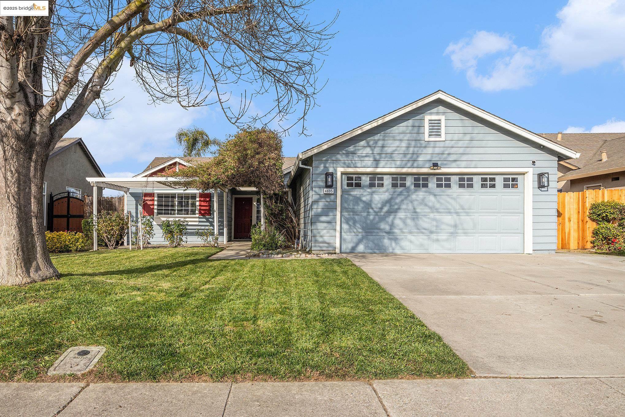 4695 La Vista Dr