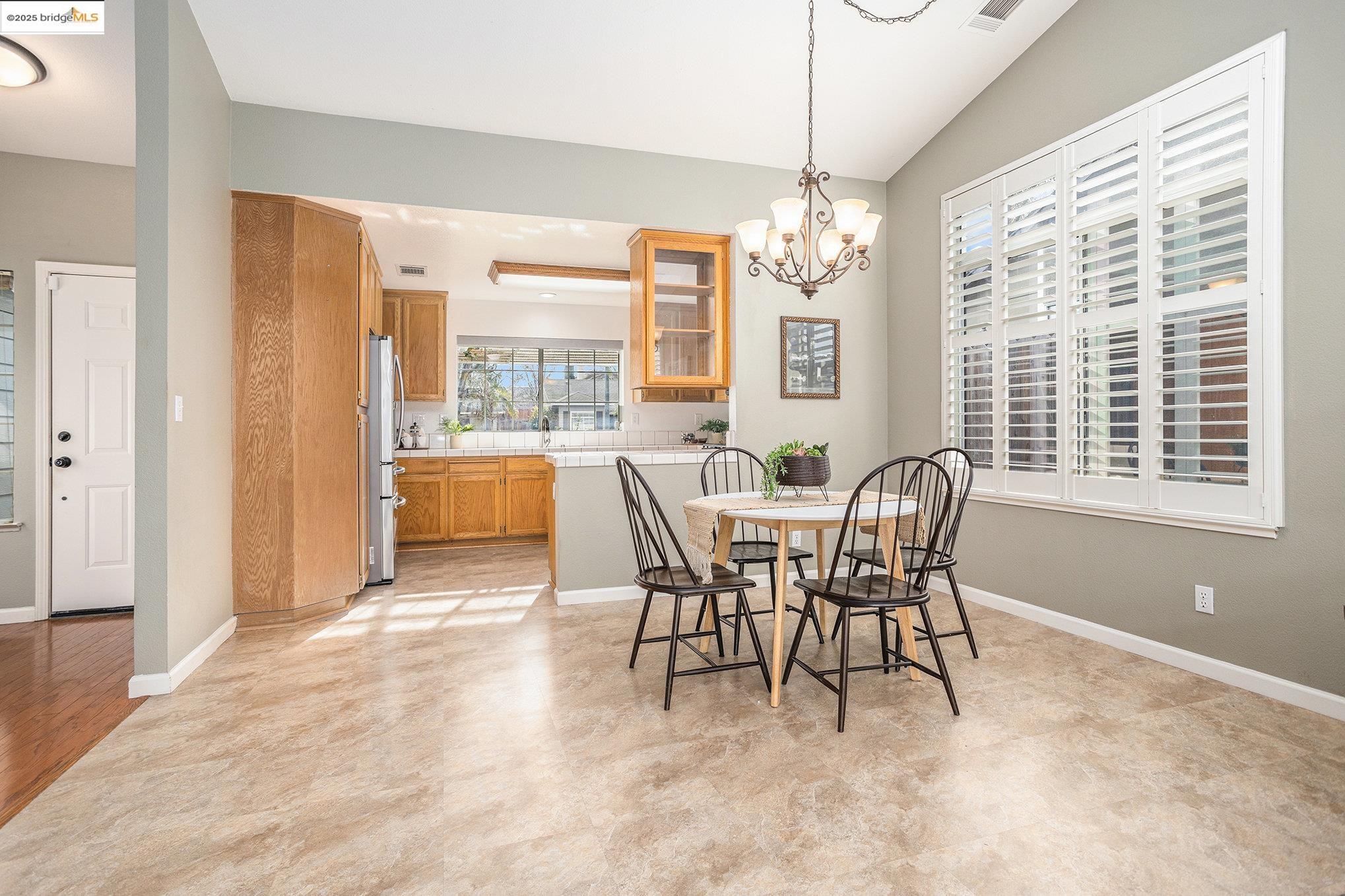 4695 La Vista Dr