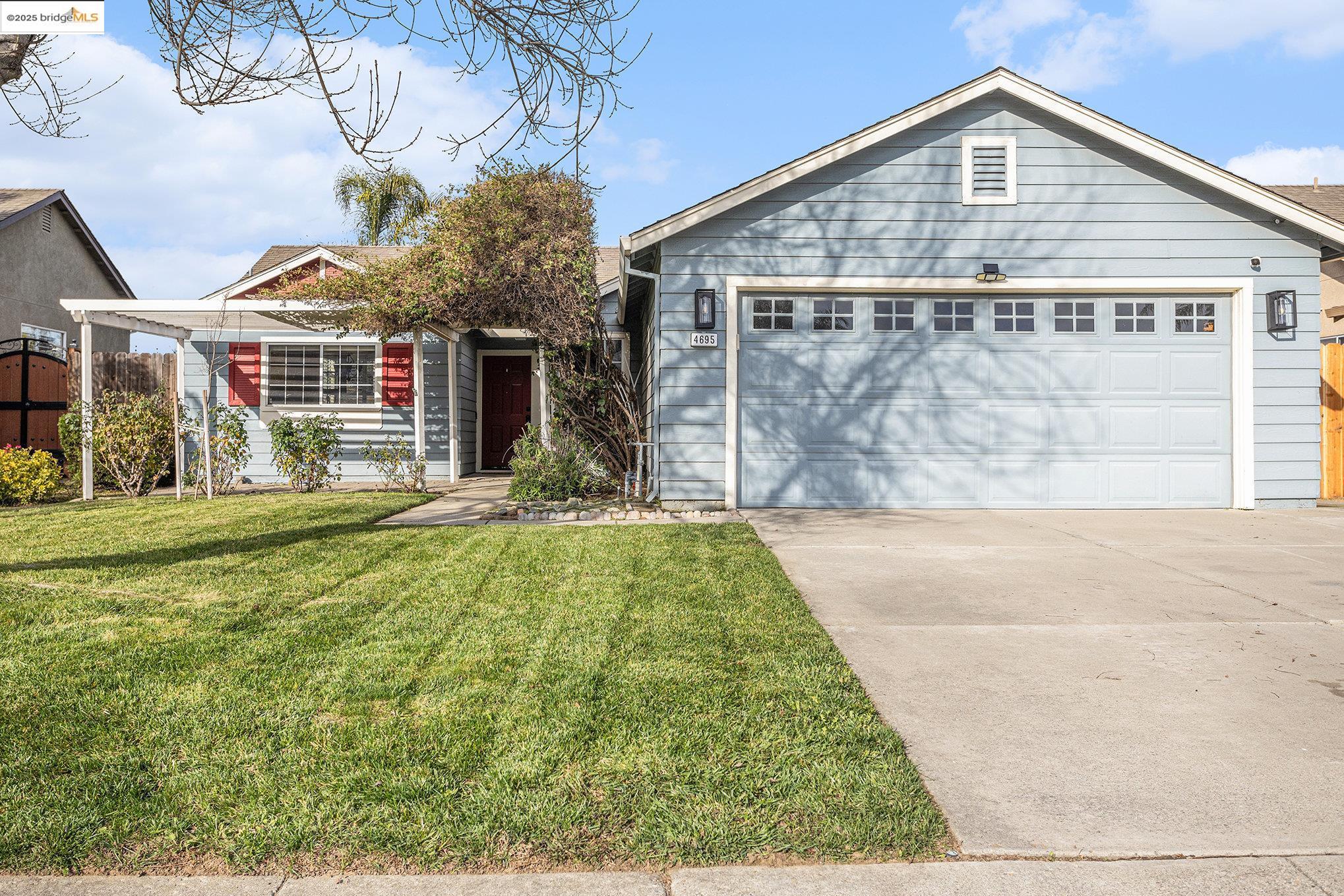 4695 La Vista Dr