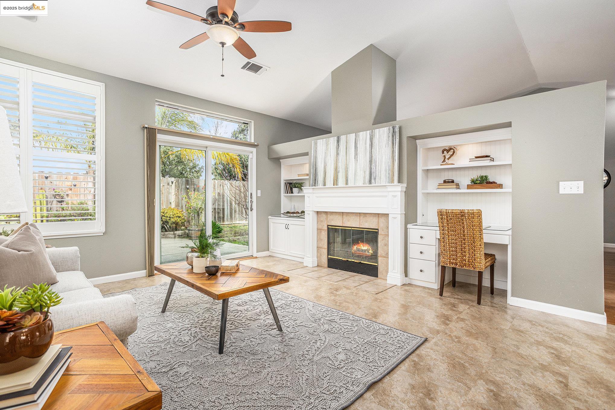 4695 La Vista Dr
