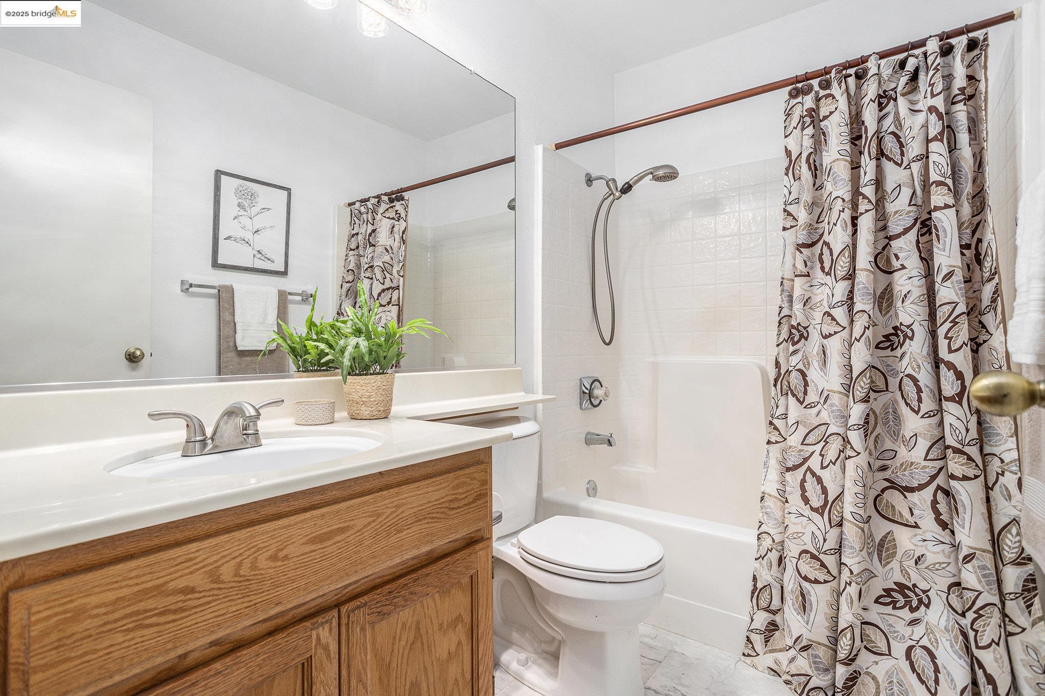 4695 La Vista Dr