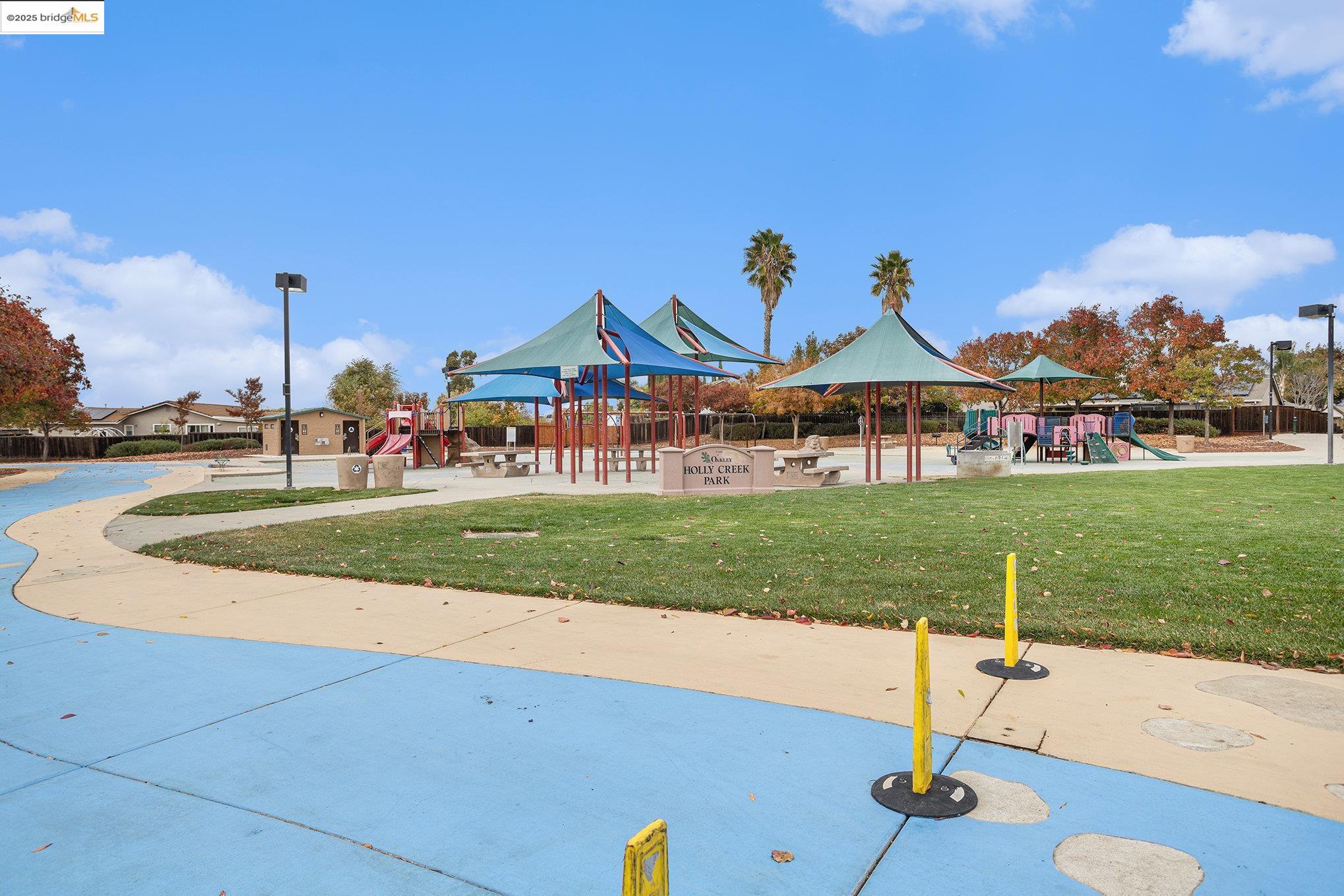4695 La Vista Dr