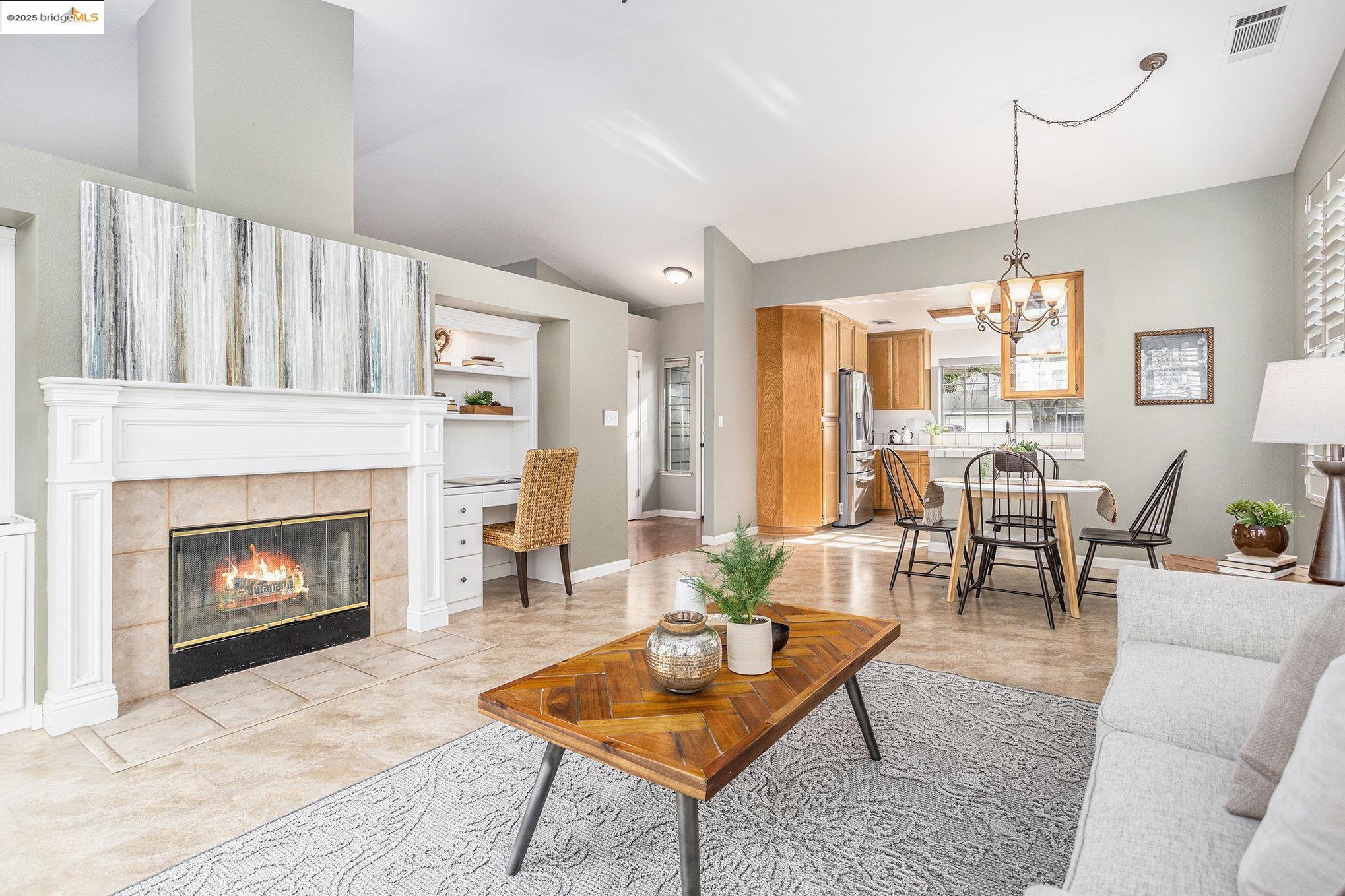 4695 La Vista Dr