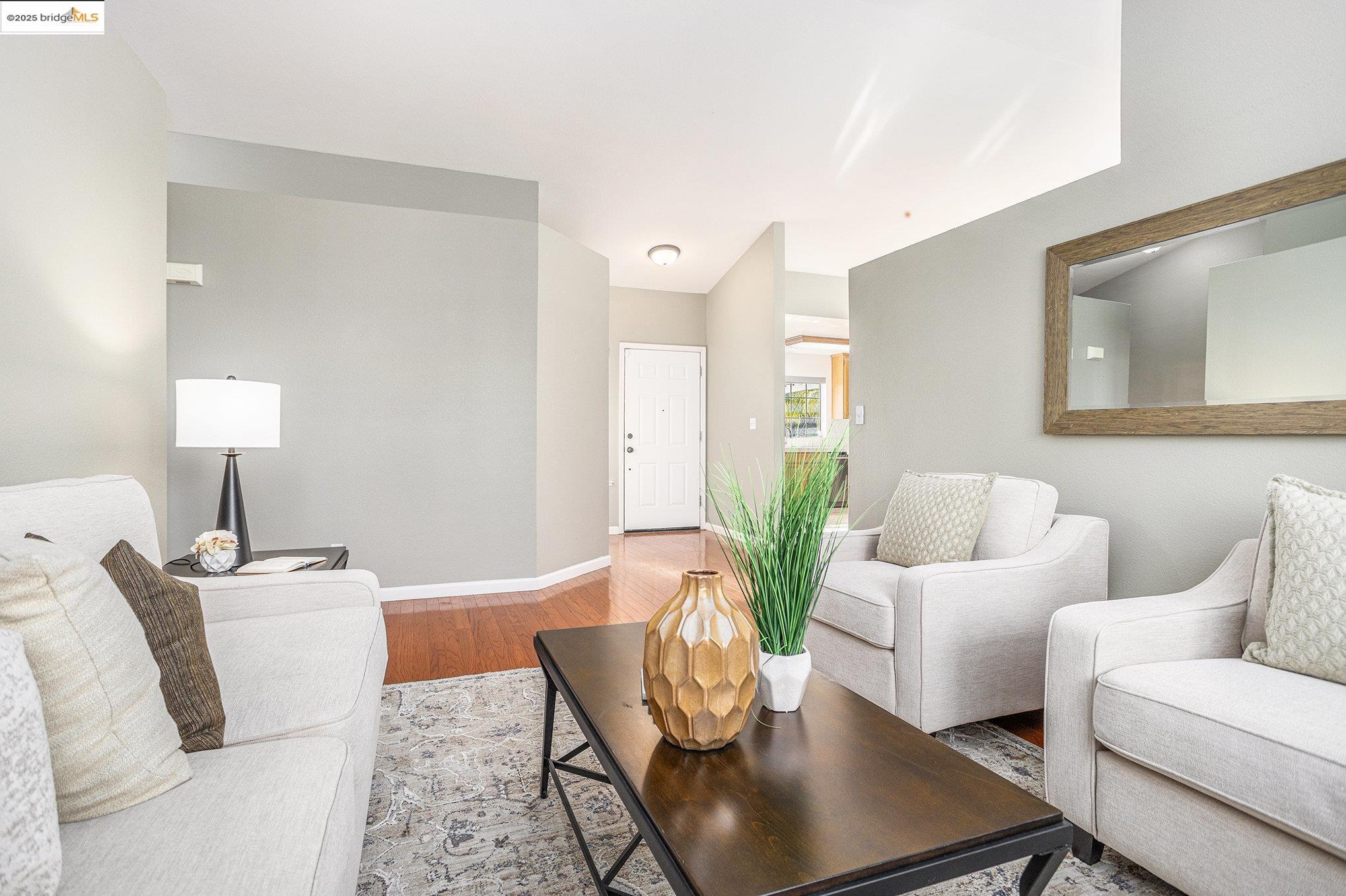 4695 La Vista Dr