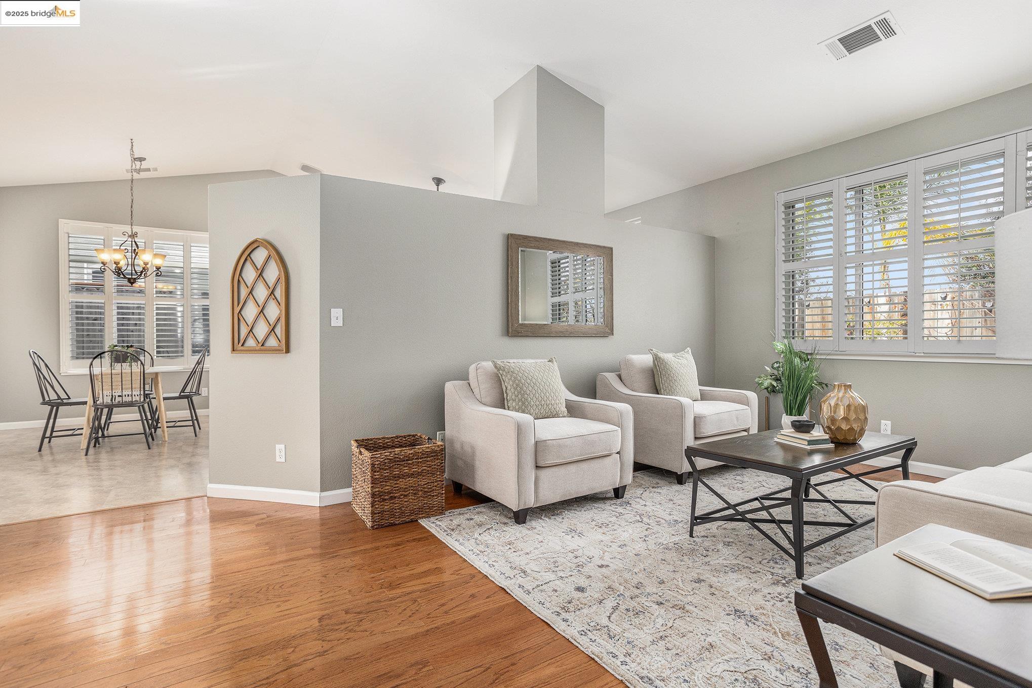 4695 La Vista Dr