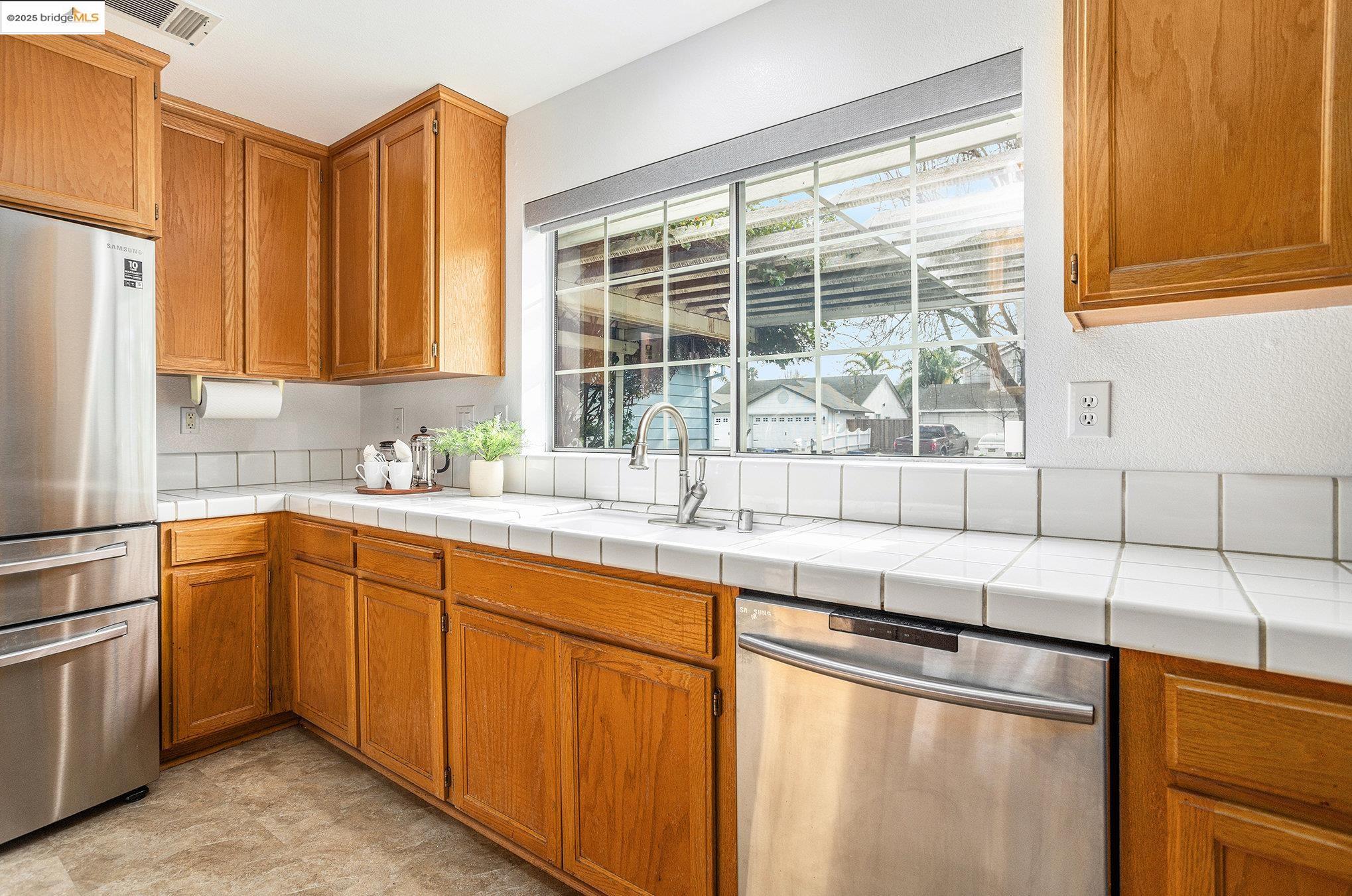 4695 La Vista Dr