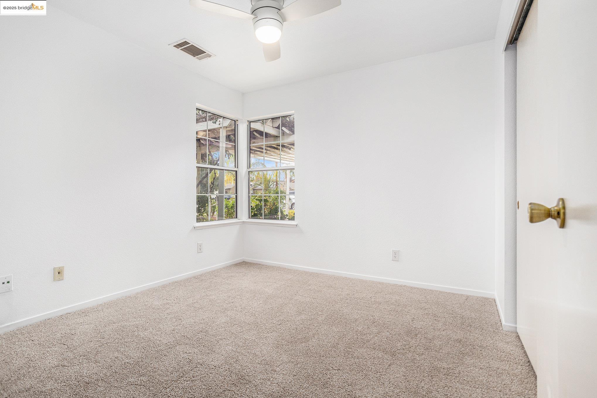 4695 La Vista Dr