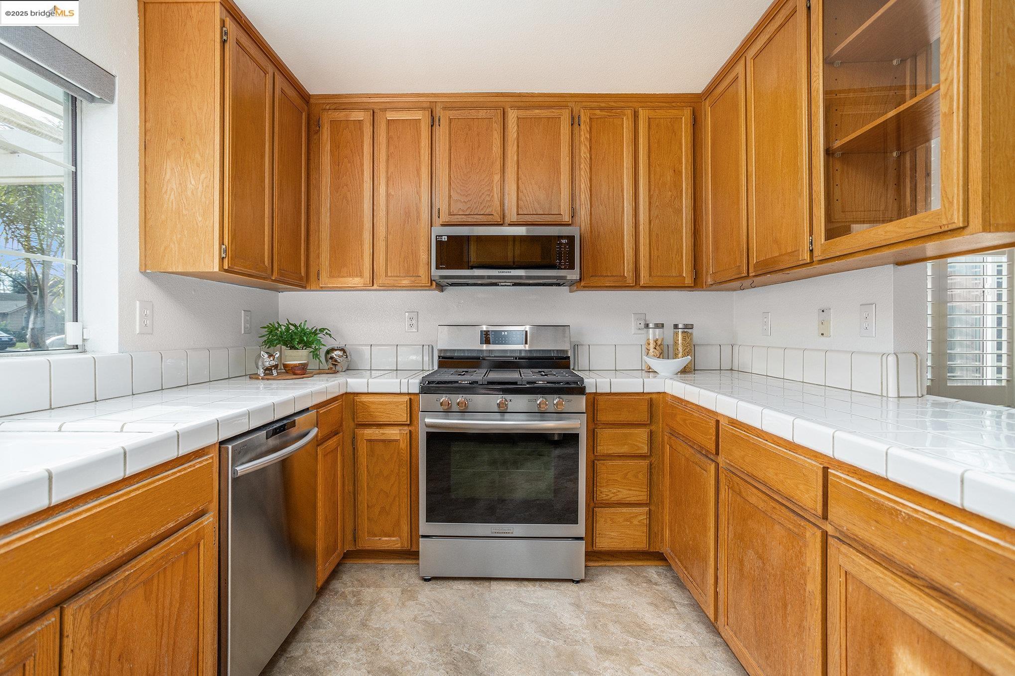 4695 La Vista Dr