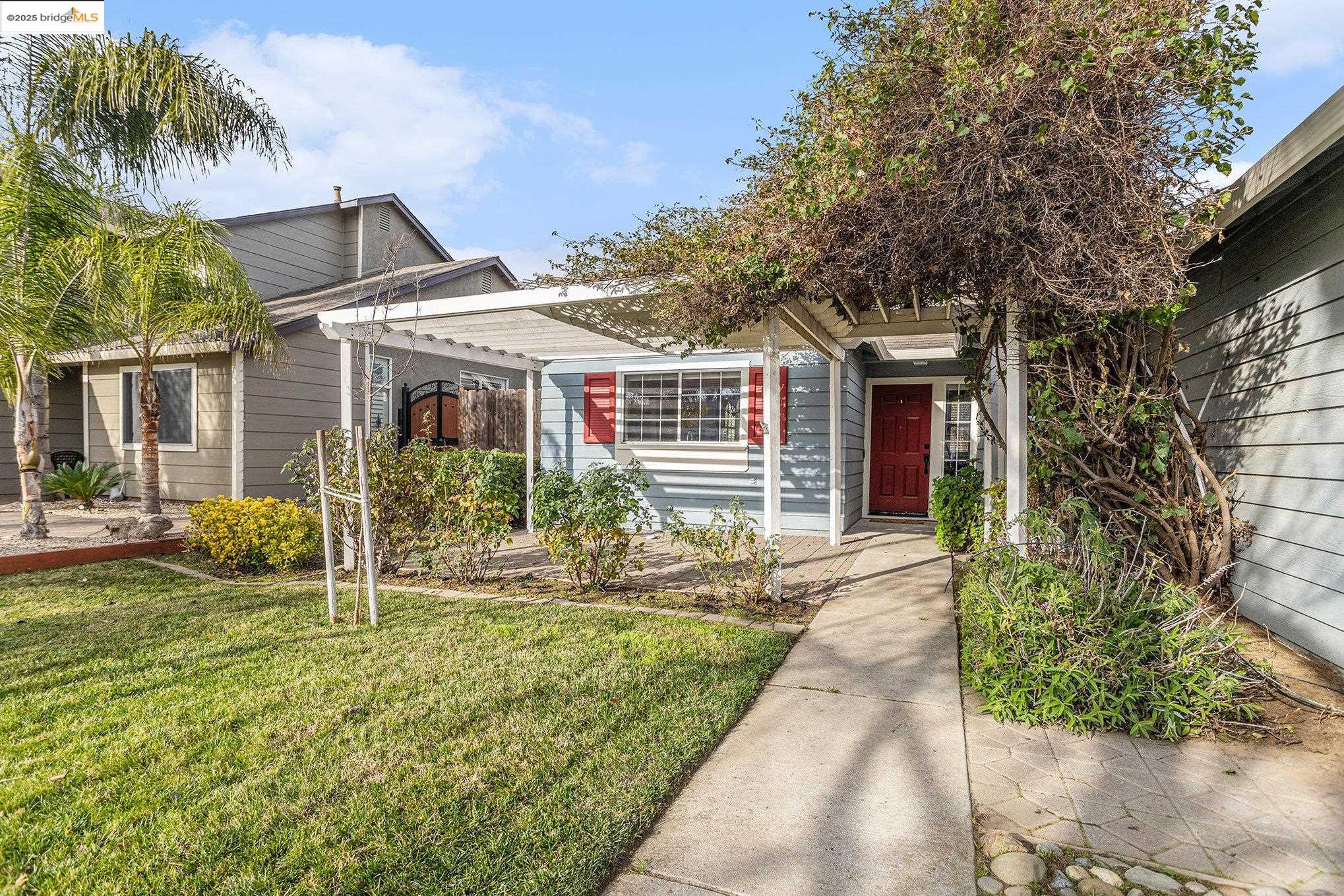4695 La Vista Dr
