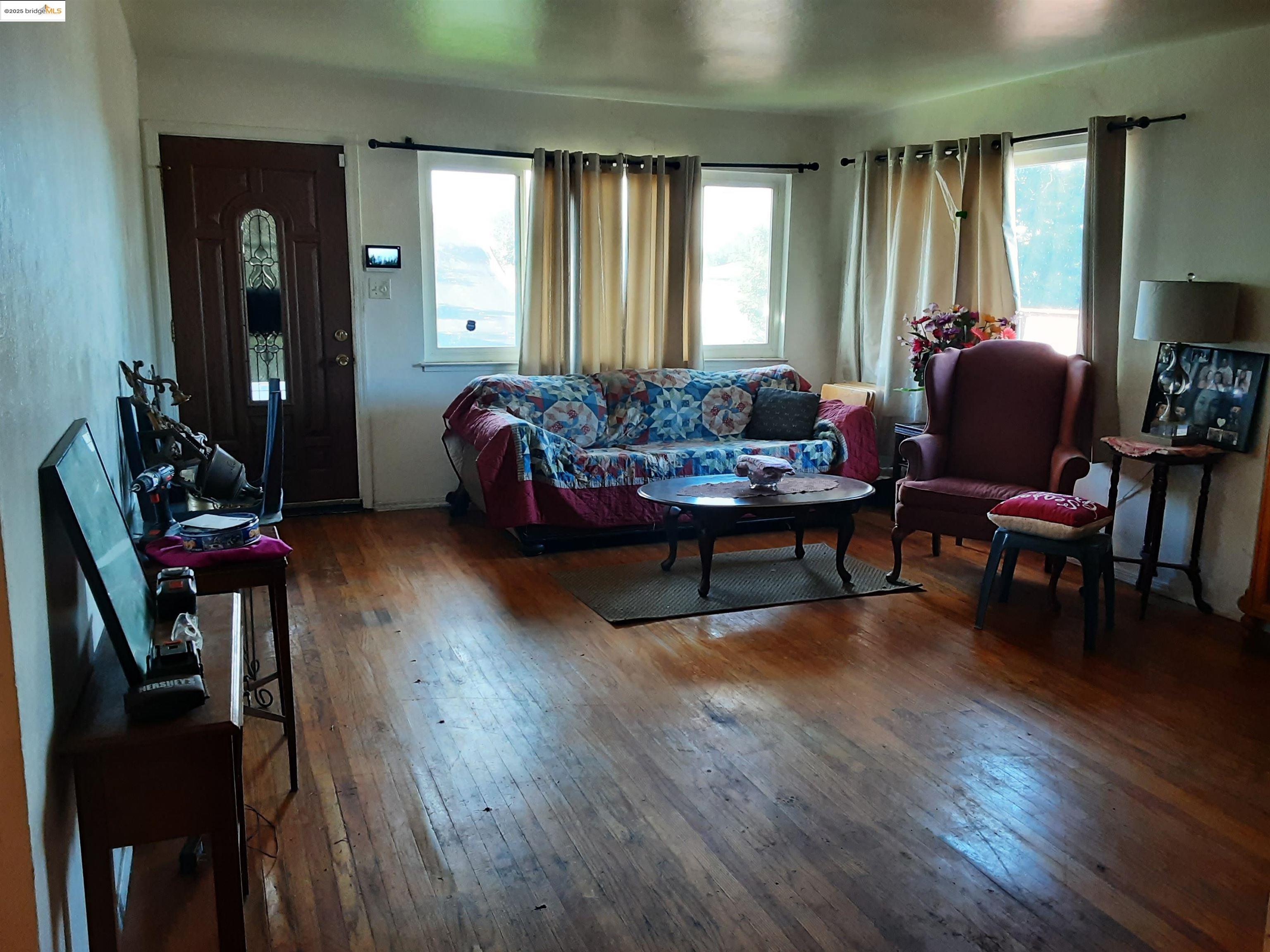 3005 Garrow Dr