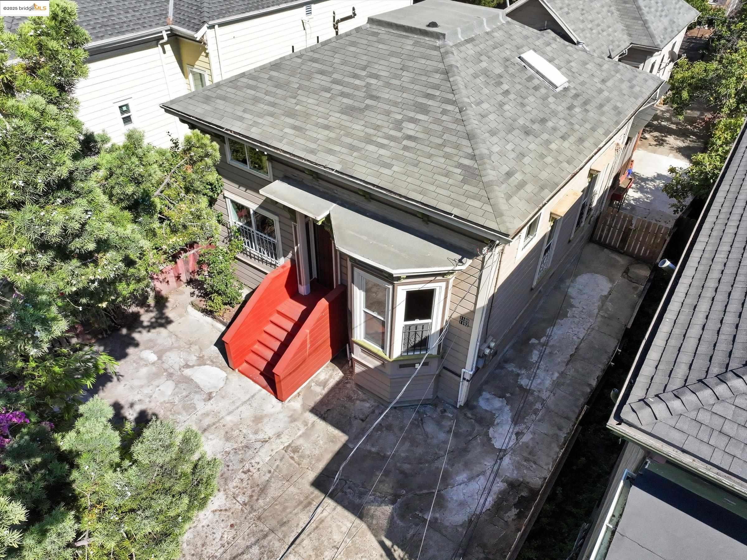 1102 Chester St
