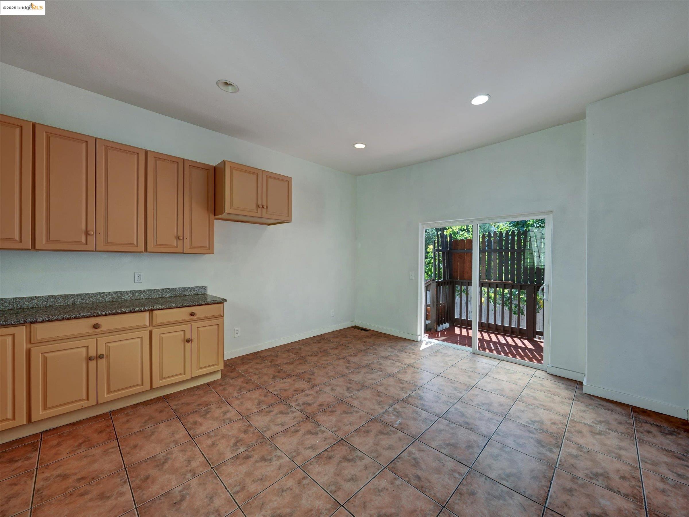 1102 Chester St
