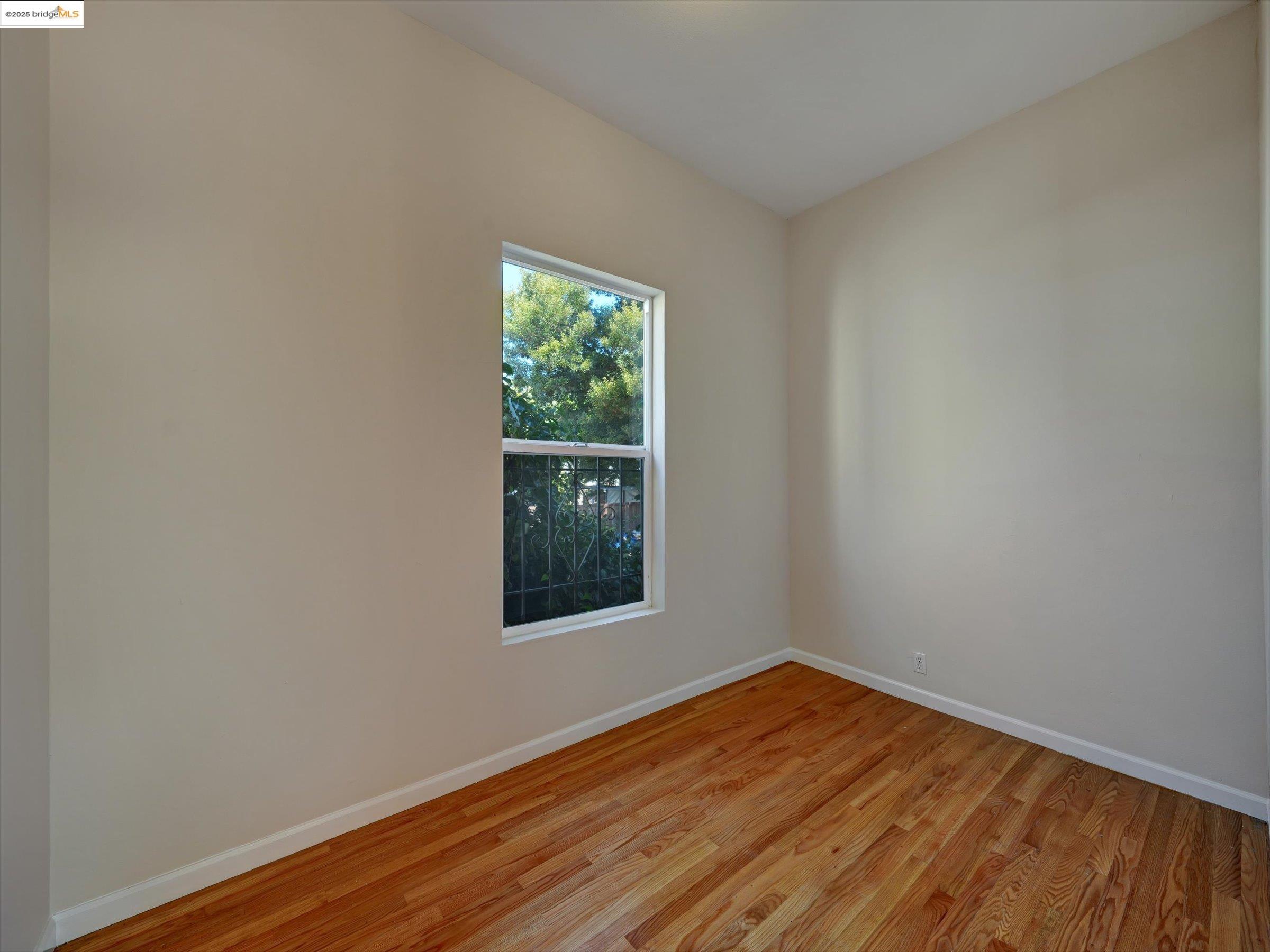 1102 Chester St