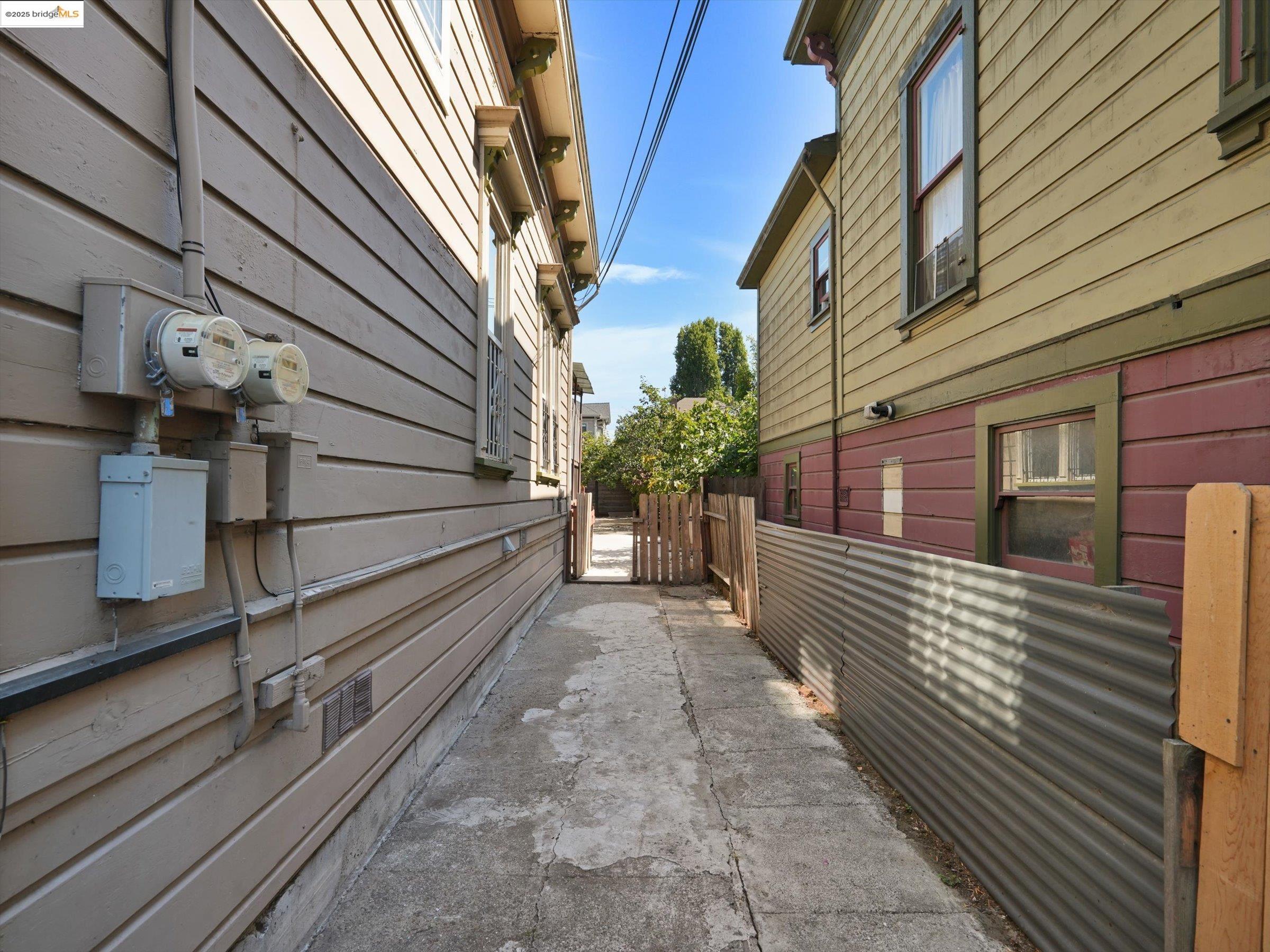 1102 Chester St