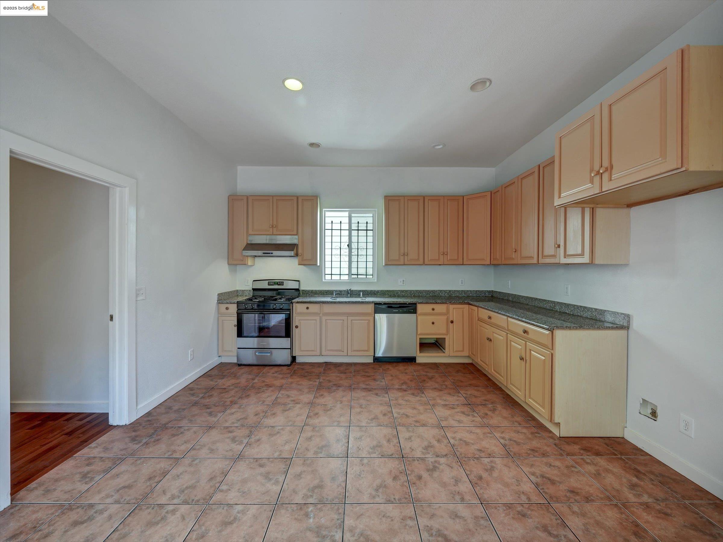 1102 Chester St