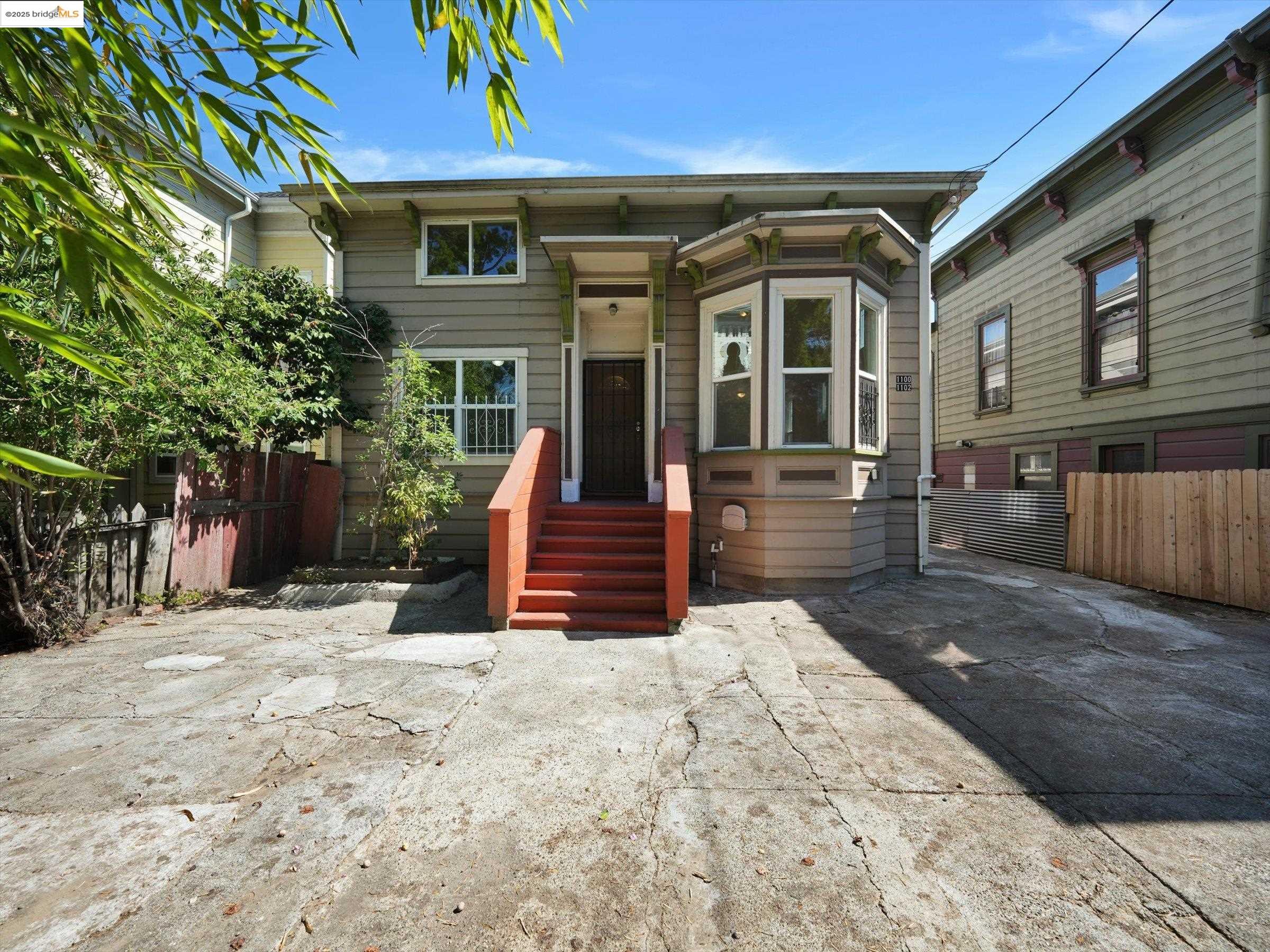 1102 Chester St