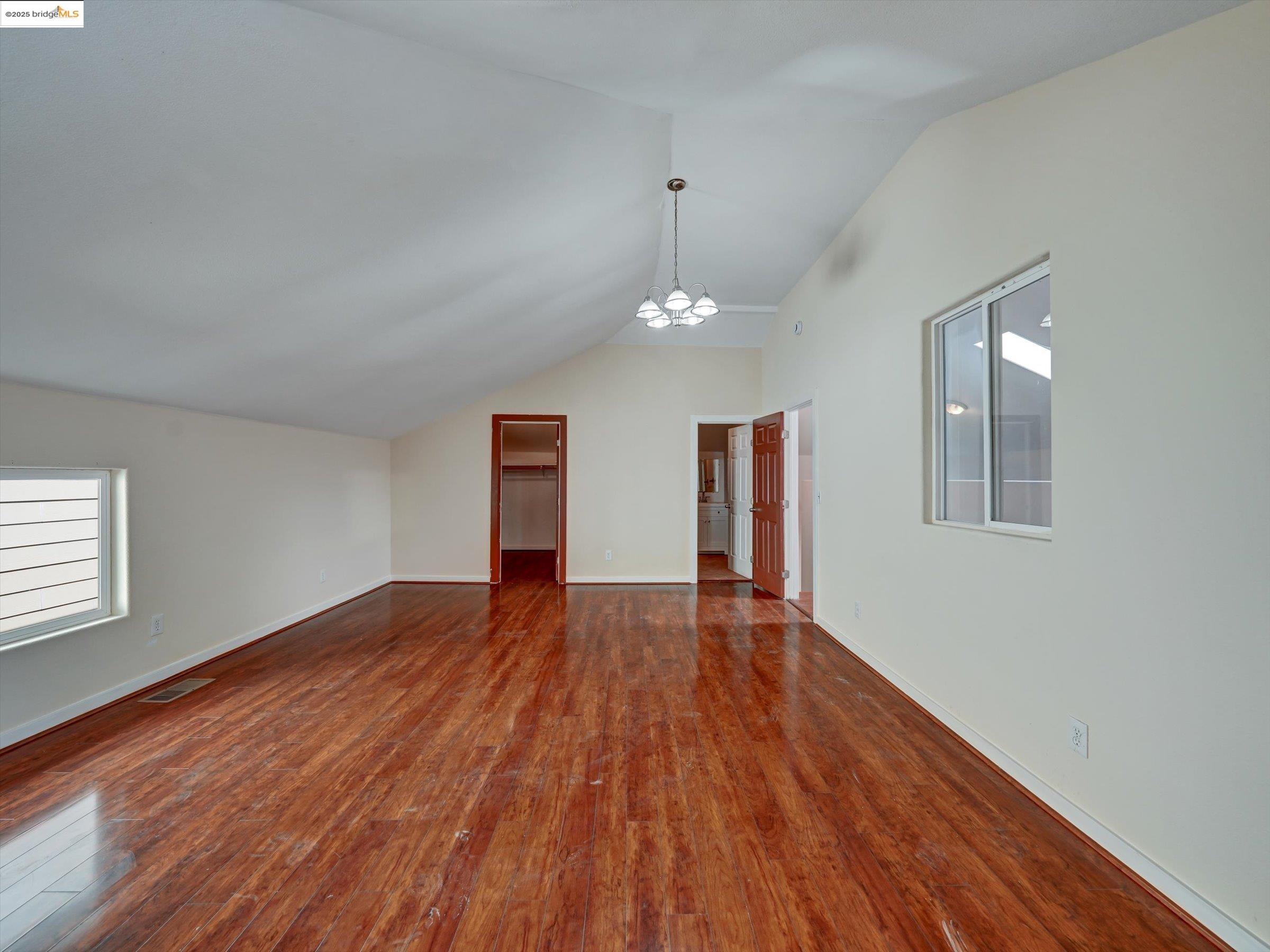 1102 Chester St