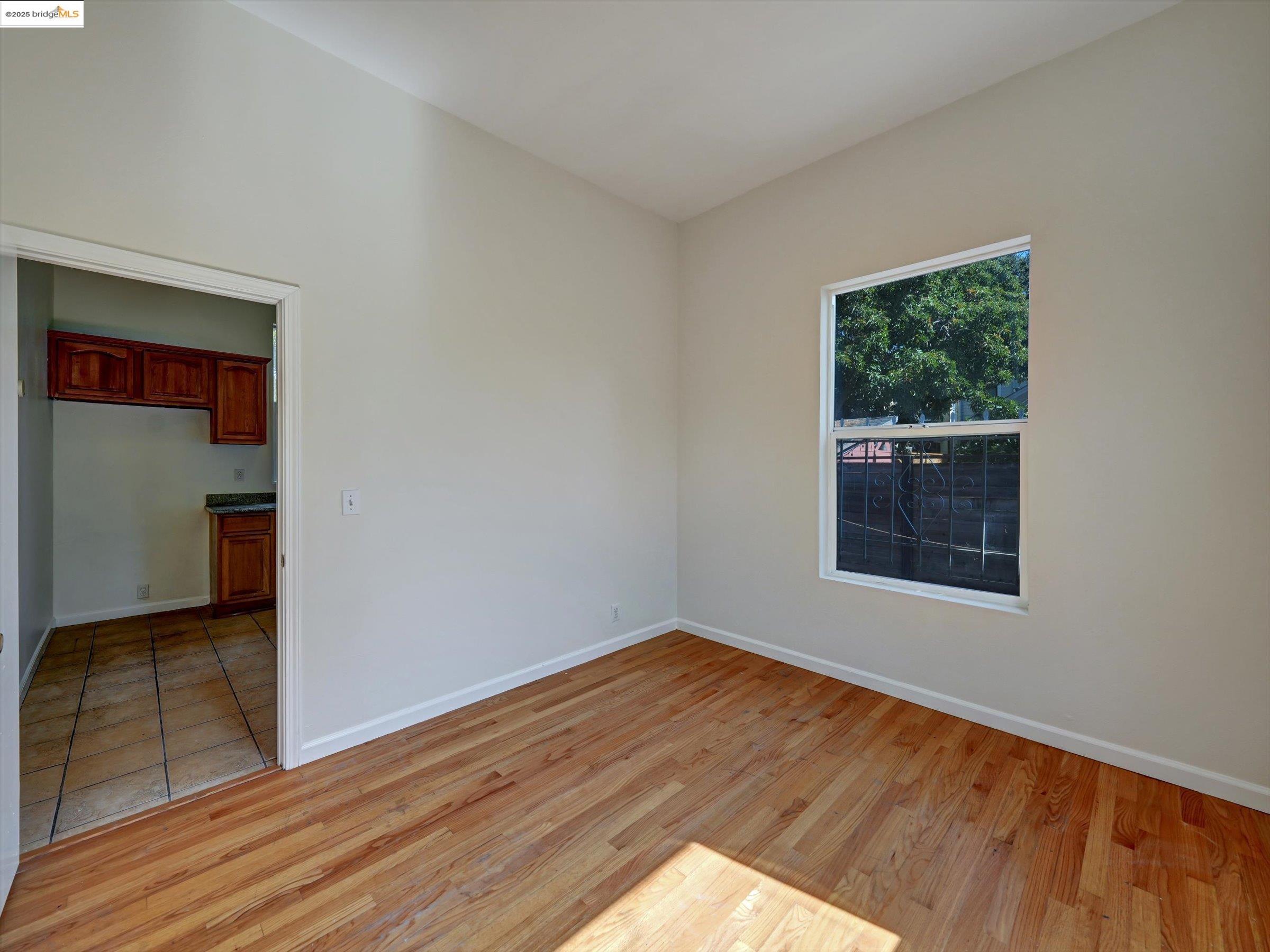 1102 Chester St