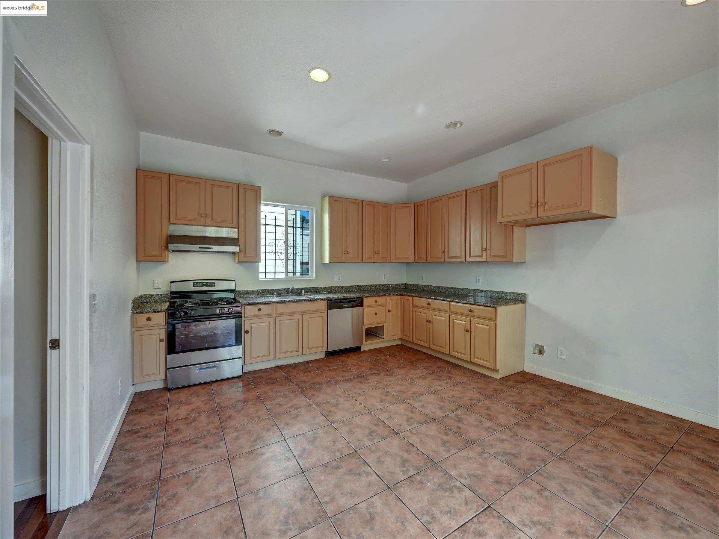 1102 Chester St