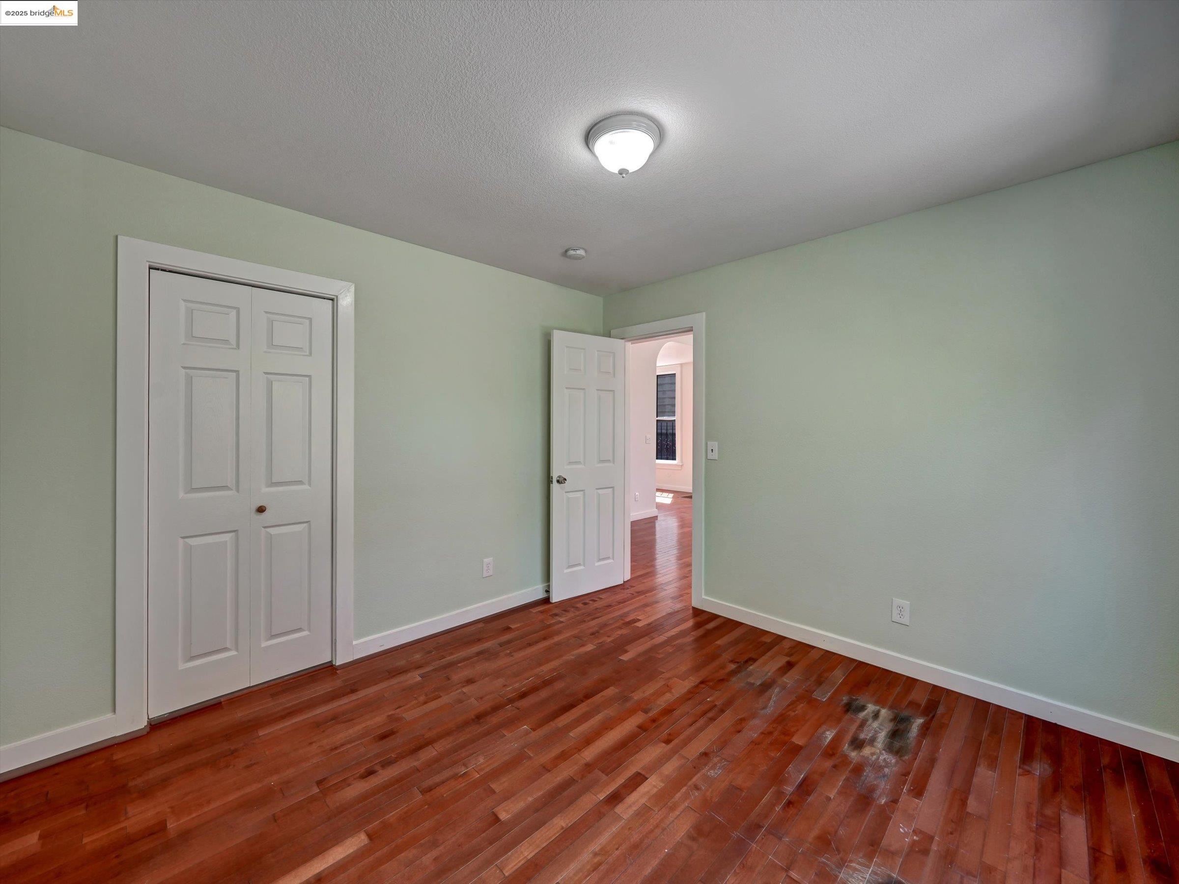 1102 Chester St