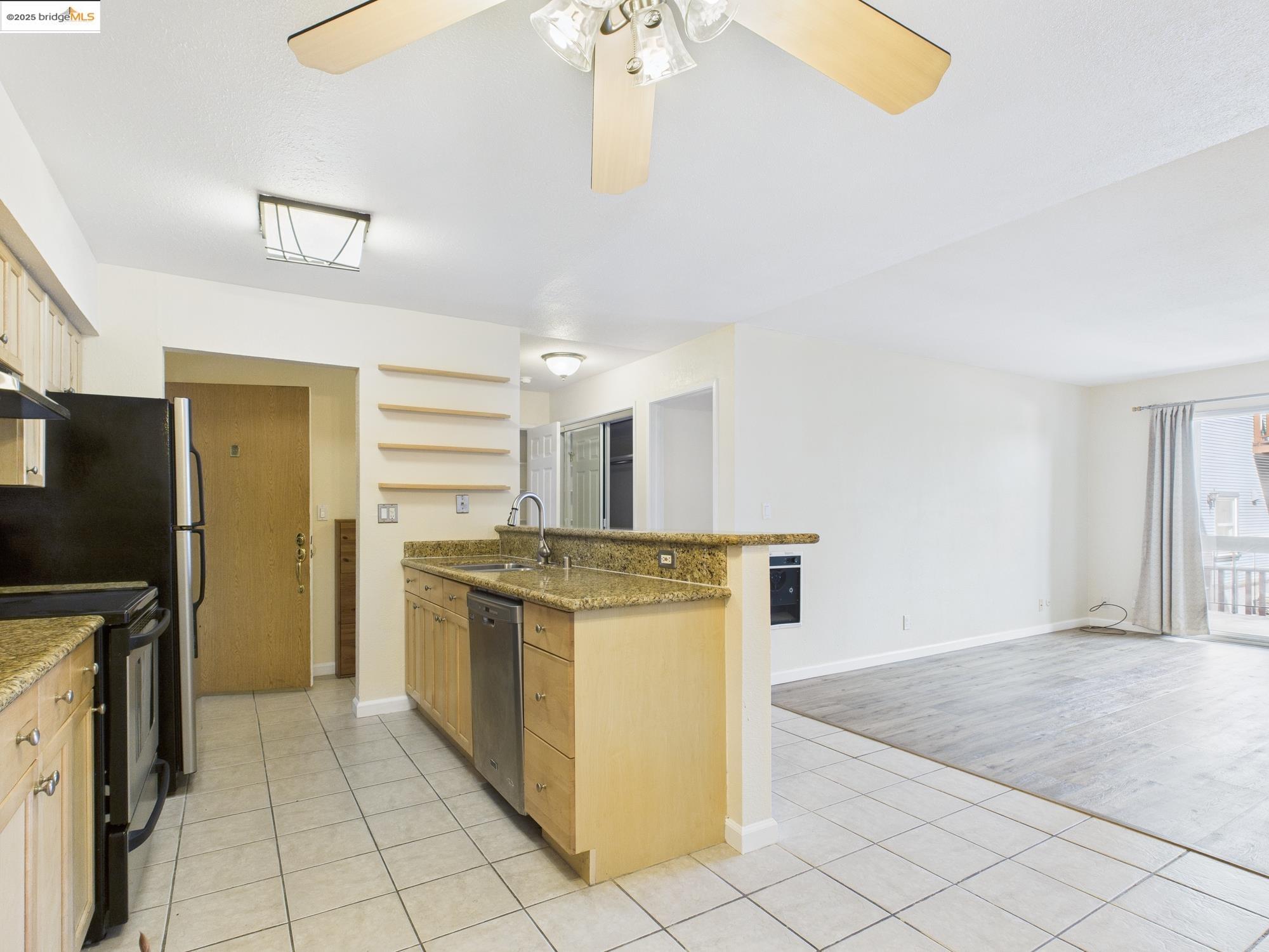 466 Crescent St # 102