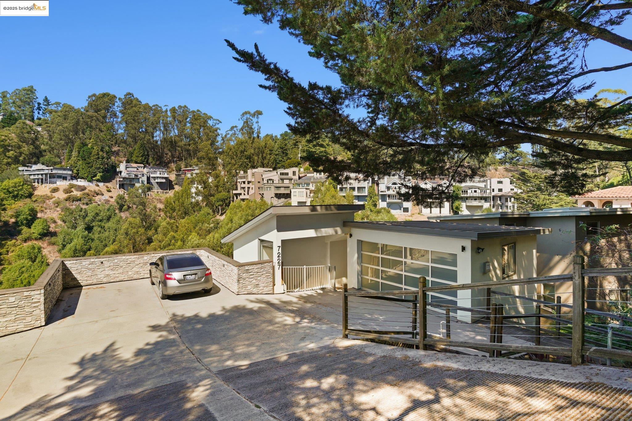 7227 Skyline Blvd