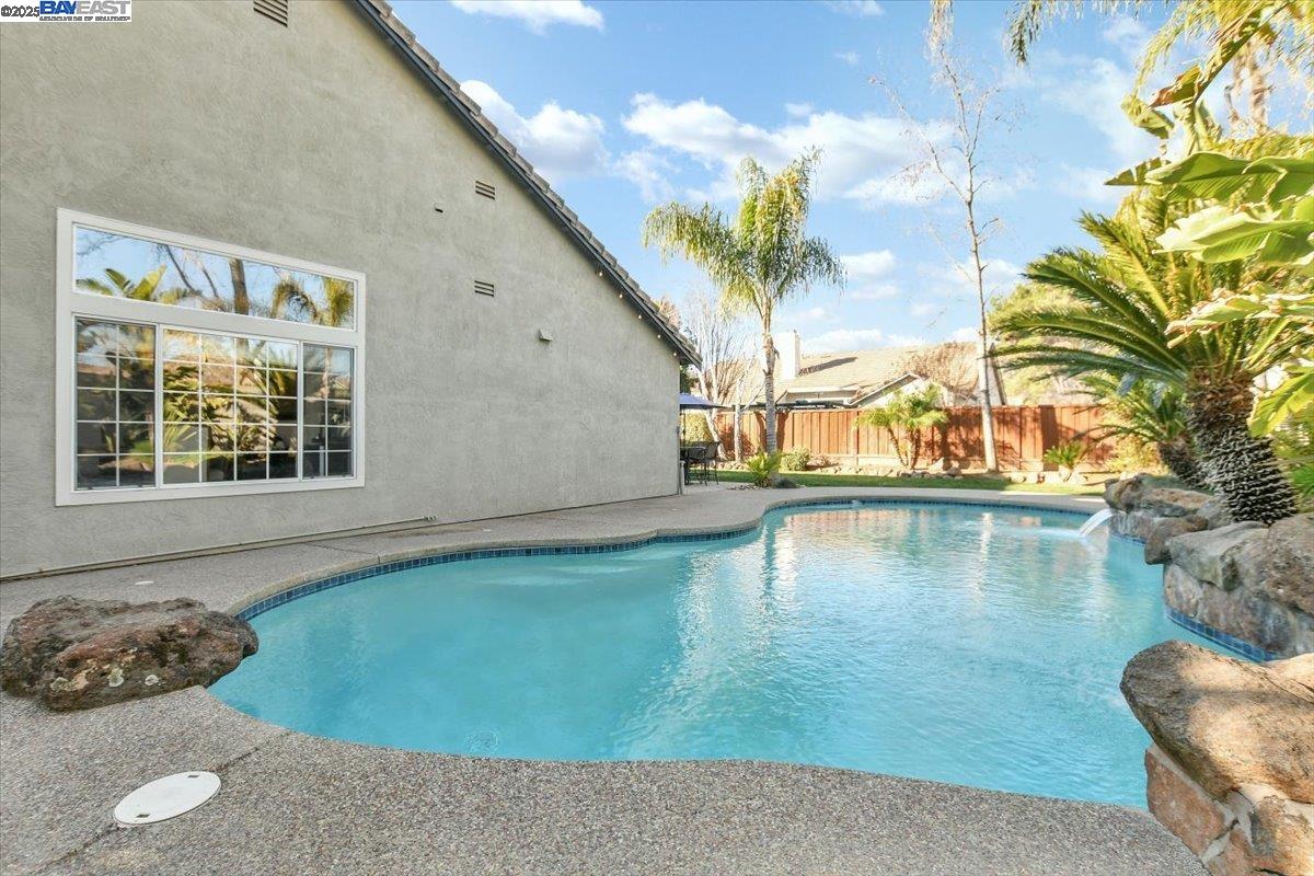 25 Barrington Ct