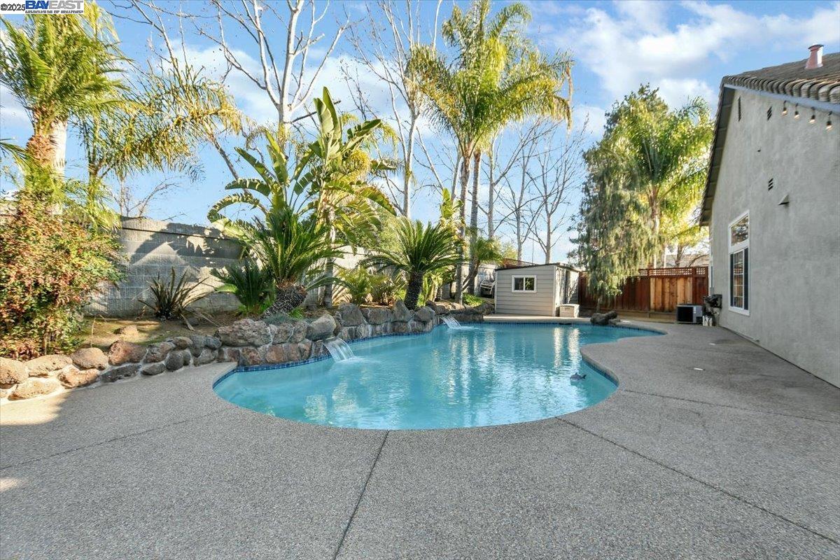 25 Barrington Ct