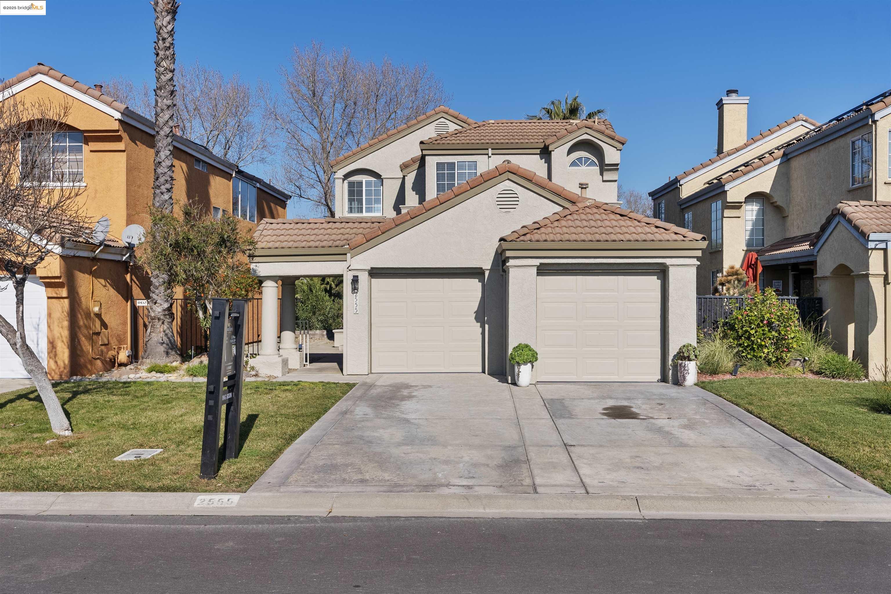 2555 Cherry Hills Dr