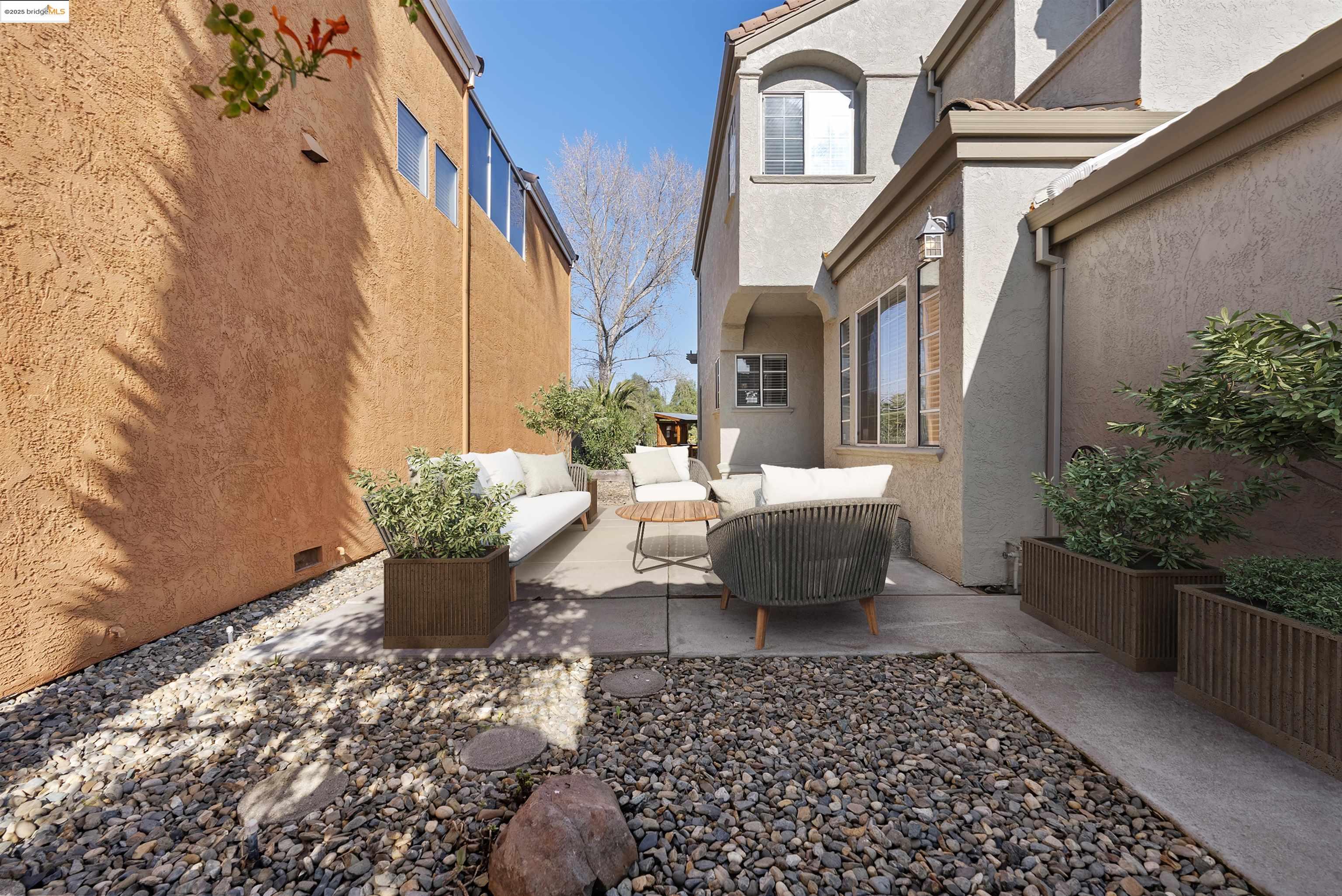 2555 Cherry Hills Dr